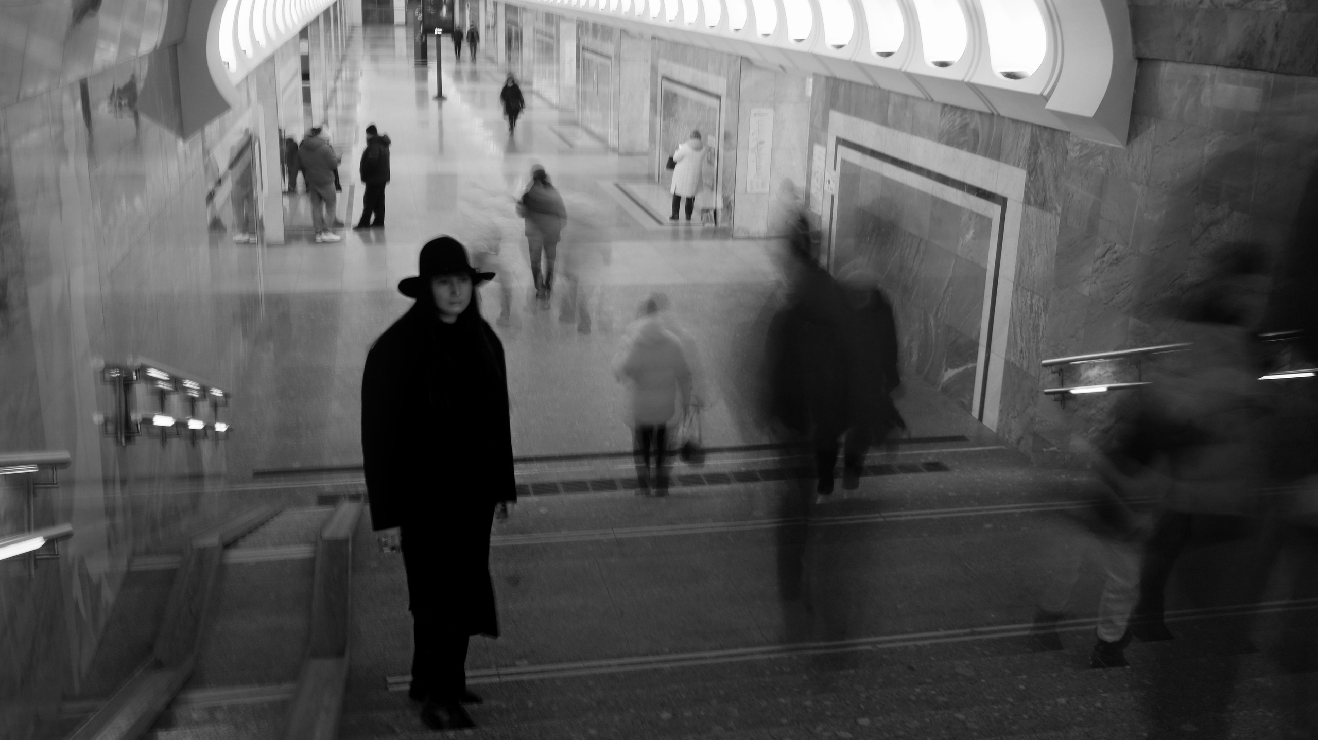 Фотосессия в метро. Kreativniefoto.ru