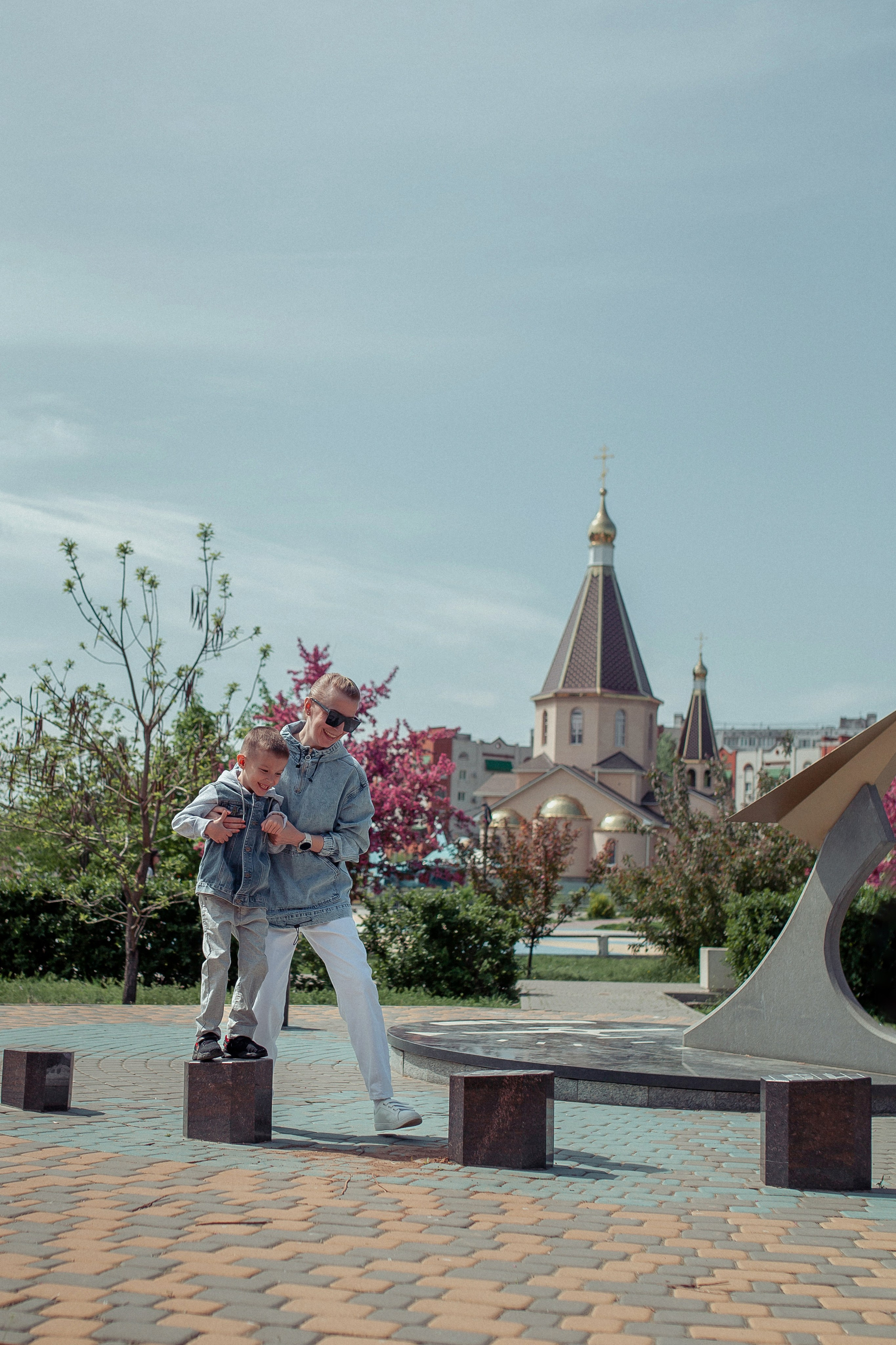 Семья Марии и Антона в весеннем цветении. Фотограф в Волгограде Норченко Светлана