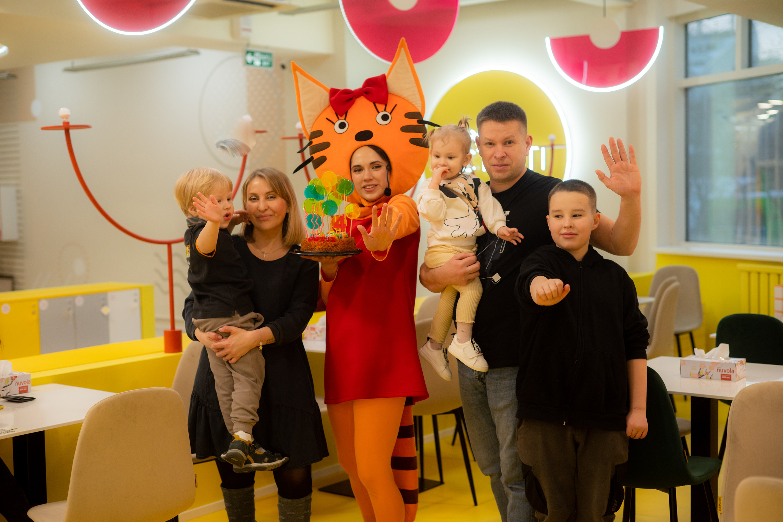 Kids celebrating. Фотограф Прага | Photographer Prague| Фотограф в Праге Яра Куркус