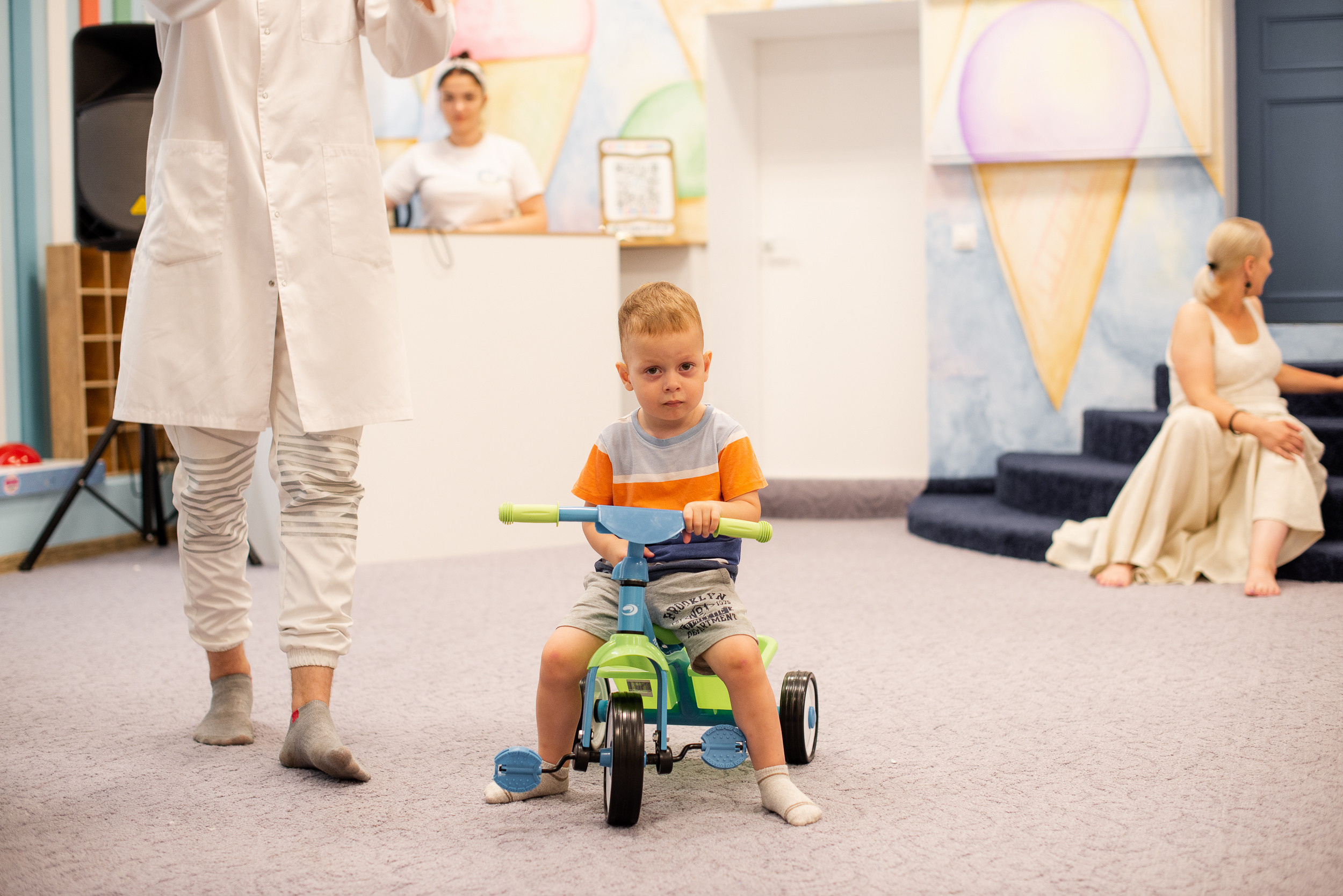 Kids celebrating. Фотограф Прага | Photographer Prague| Фотограф в Праге Яра Куркус