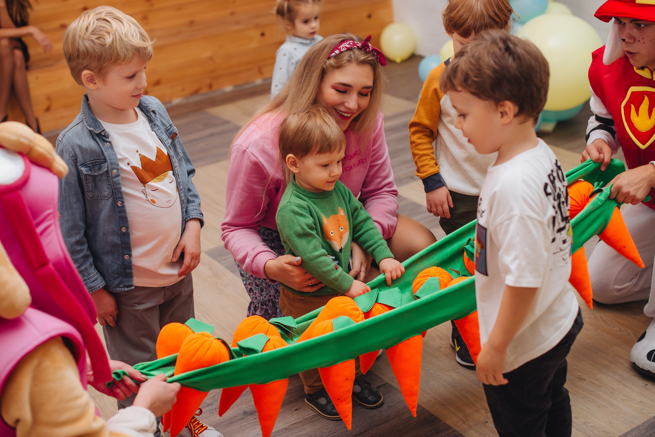 Kids celebrating. Фотограф Прага | Photographer Prague| Фотограф в Праге Яра Куркус