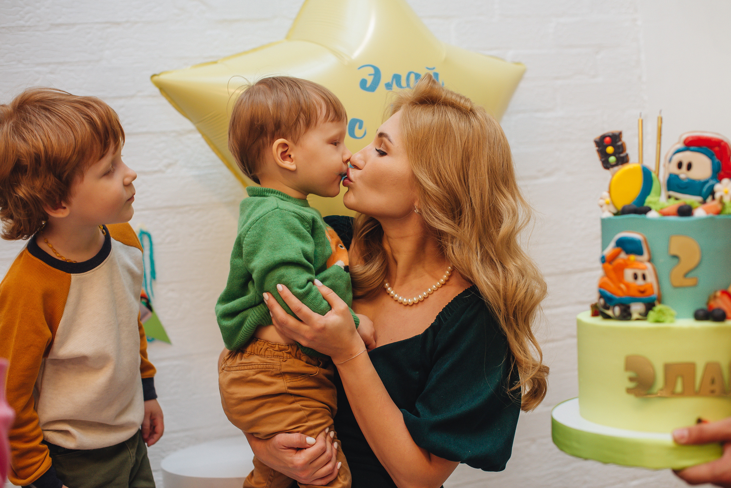 Kids celebrating. Фотограф Прага | Photographer Prague| Фотограф в Праге Яра Куркус