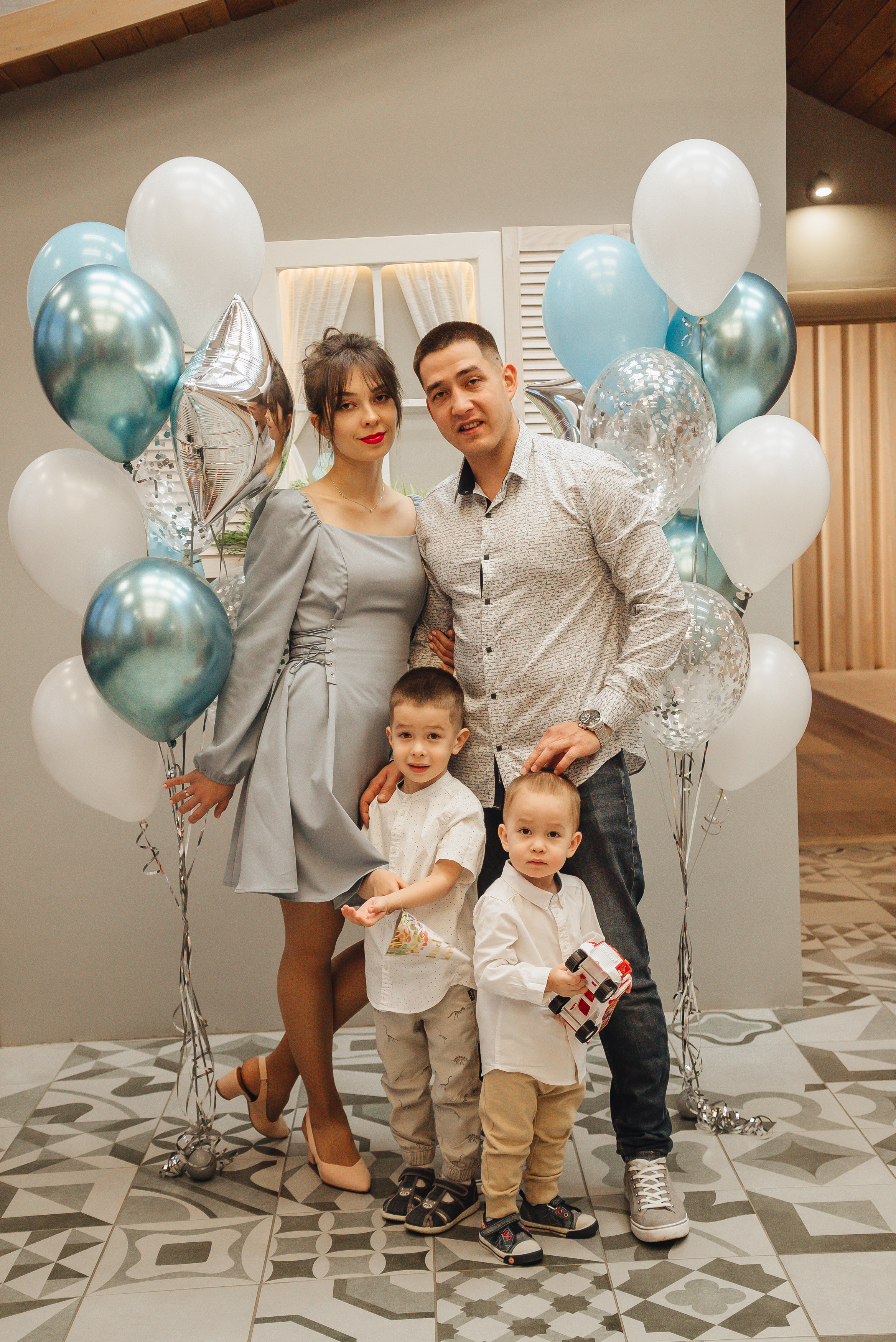 Kids celebrating. Фотограф Прага | Photographer Prague| Фотограф в Праге Яра Куркус