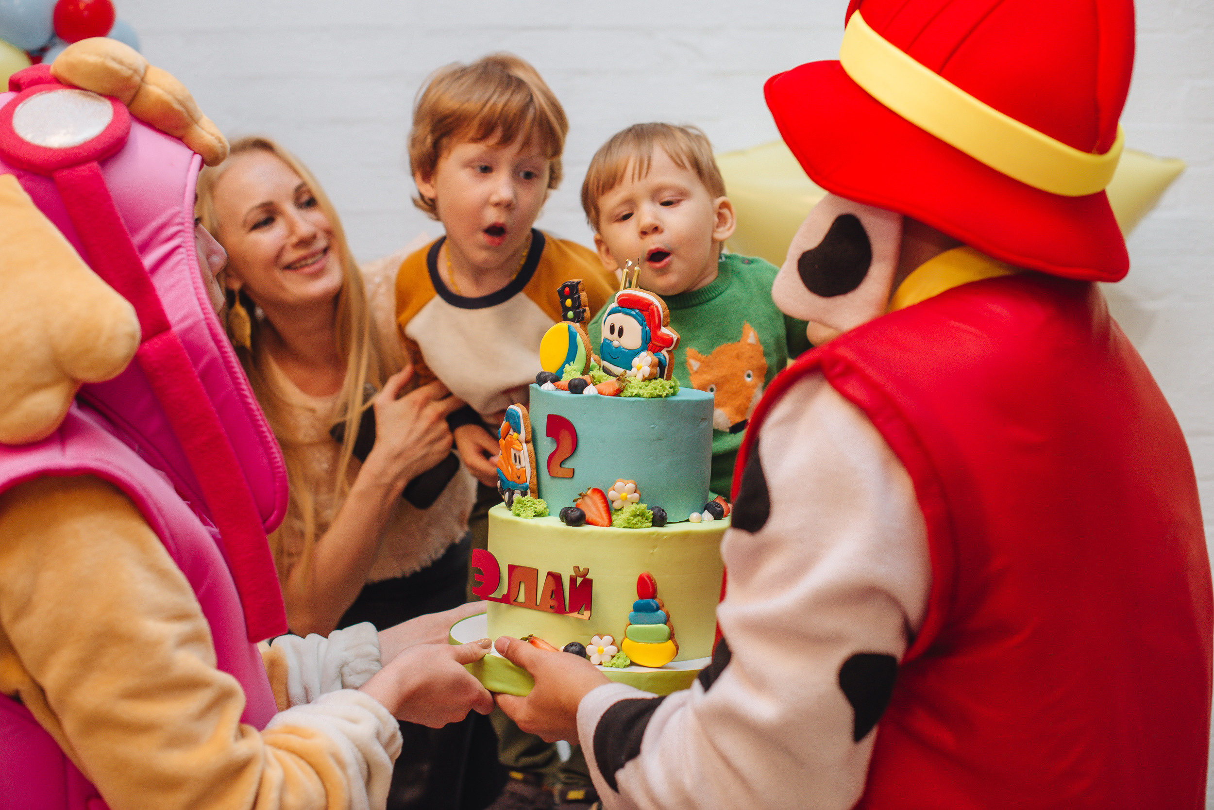 Kids celebrating. Фотограф Прага | Photographer Prague| Фотограф в Праге Яра Куркус