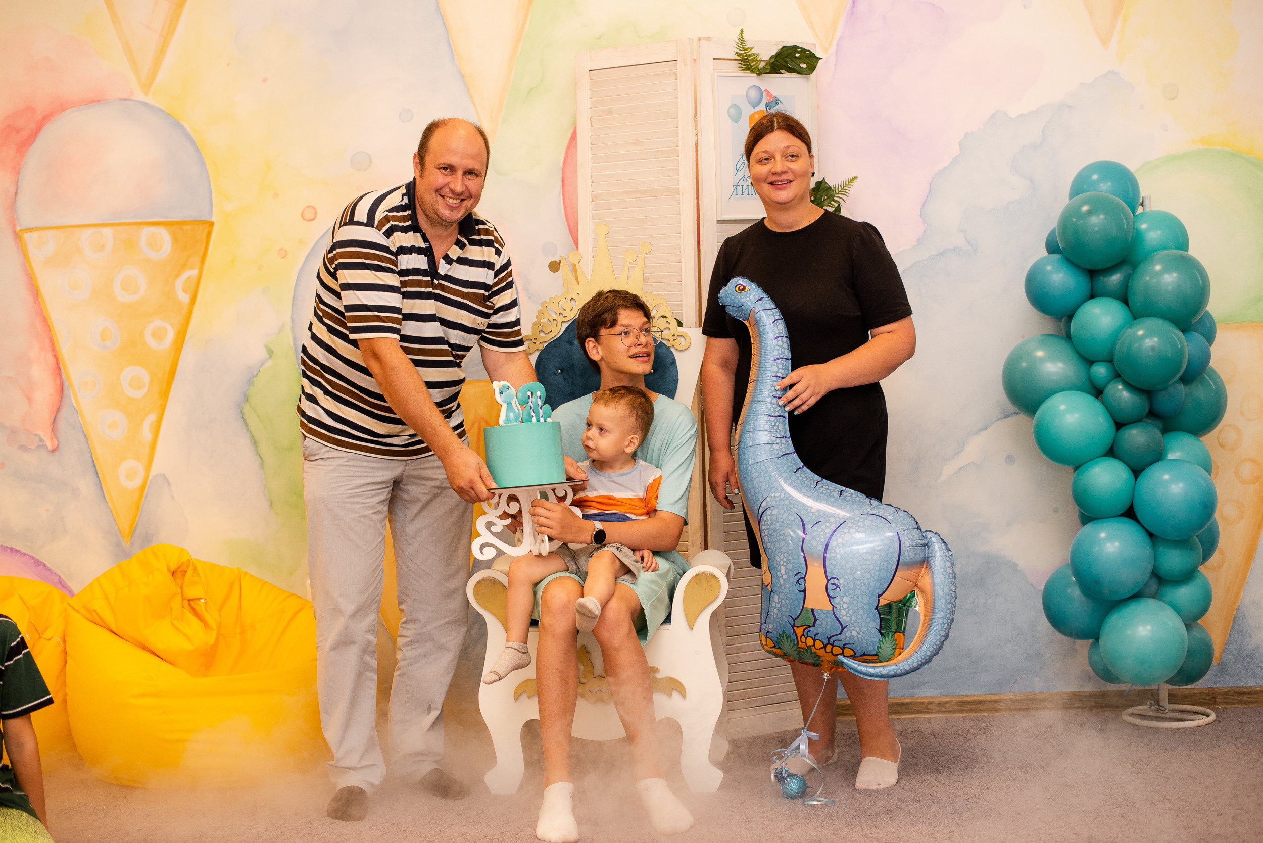 Kids celebrating. Фотограф Прага | Photographer Prague| Фотограф в Праге Яра Куркус