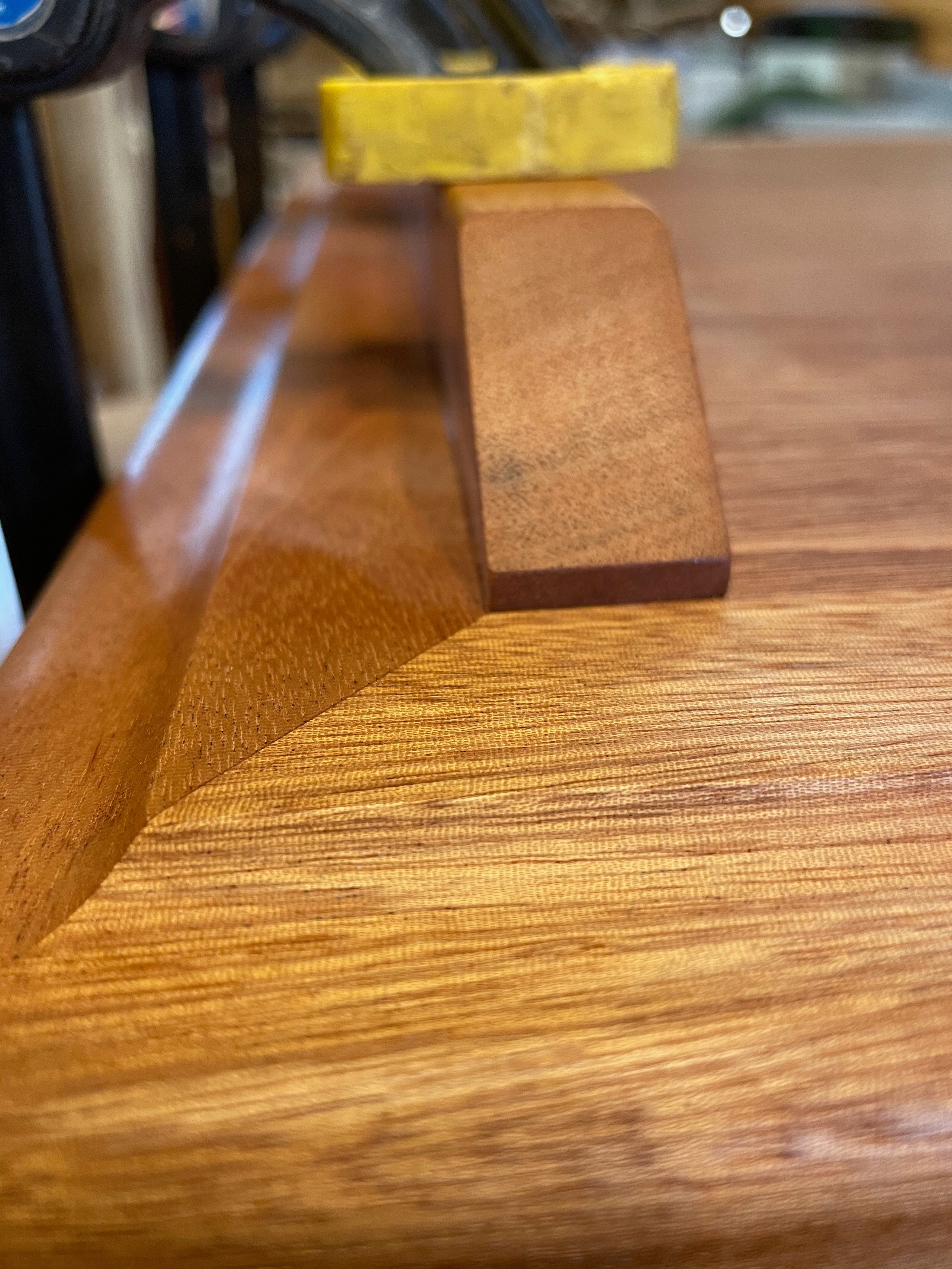 Эксклюзивные аналои и храмовая мебель полностью ручной работы