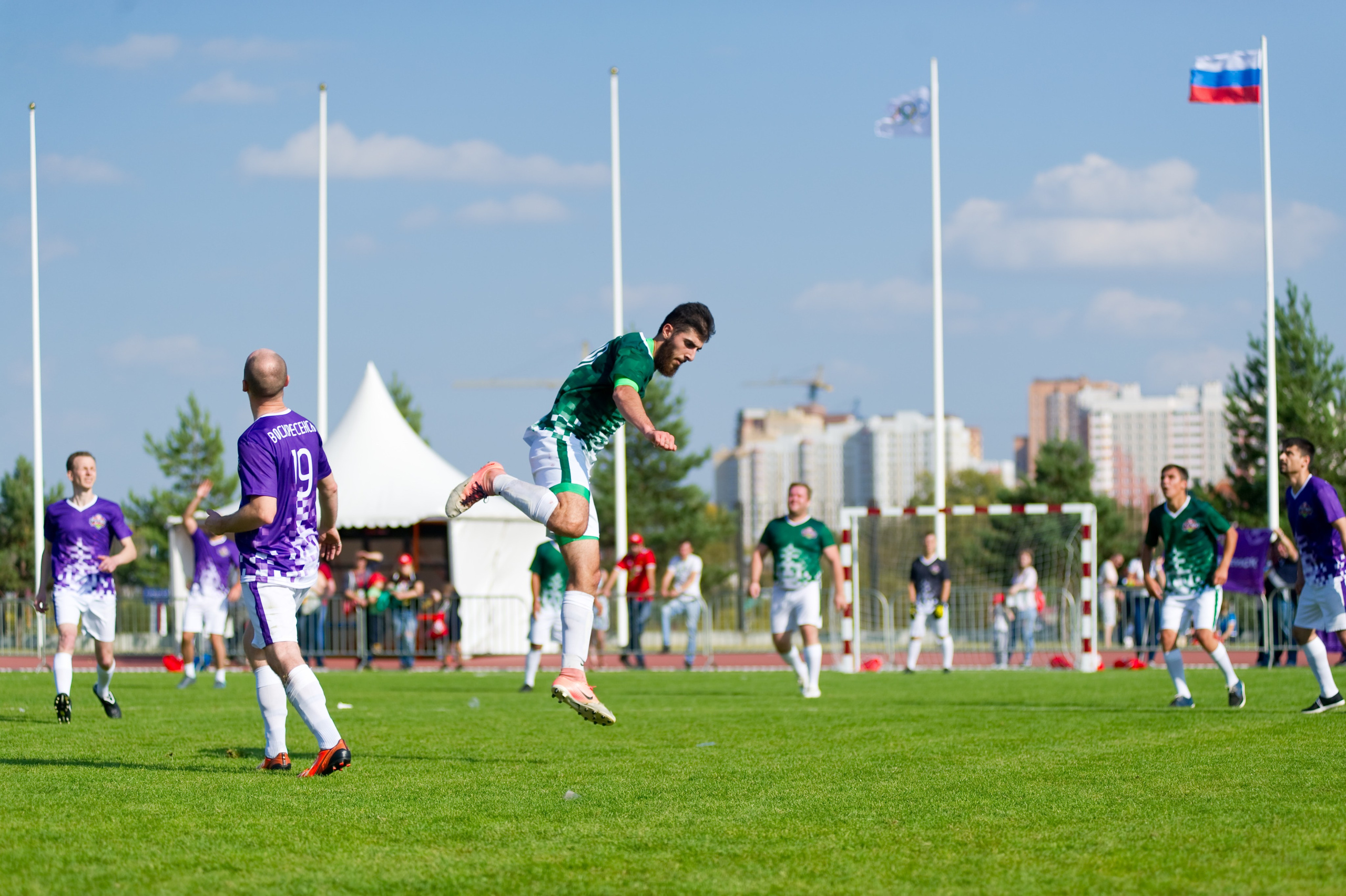 Турбофутбол (корпоративное соревнование «Пятерочки»). Репортажный фотограф и видеограф Слава Думчев. Тимбилдинги, отчетники, корпоративы