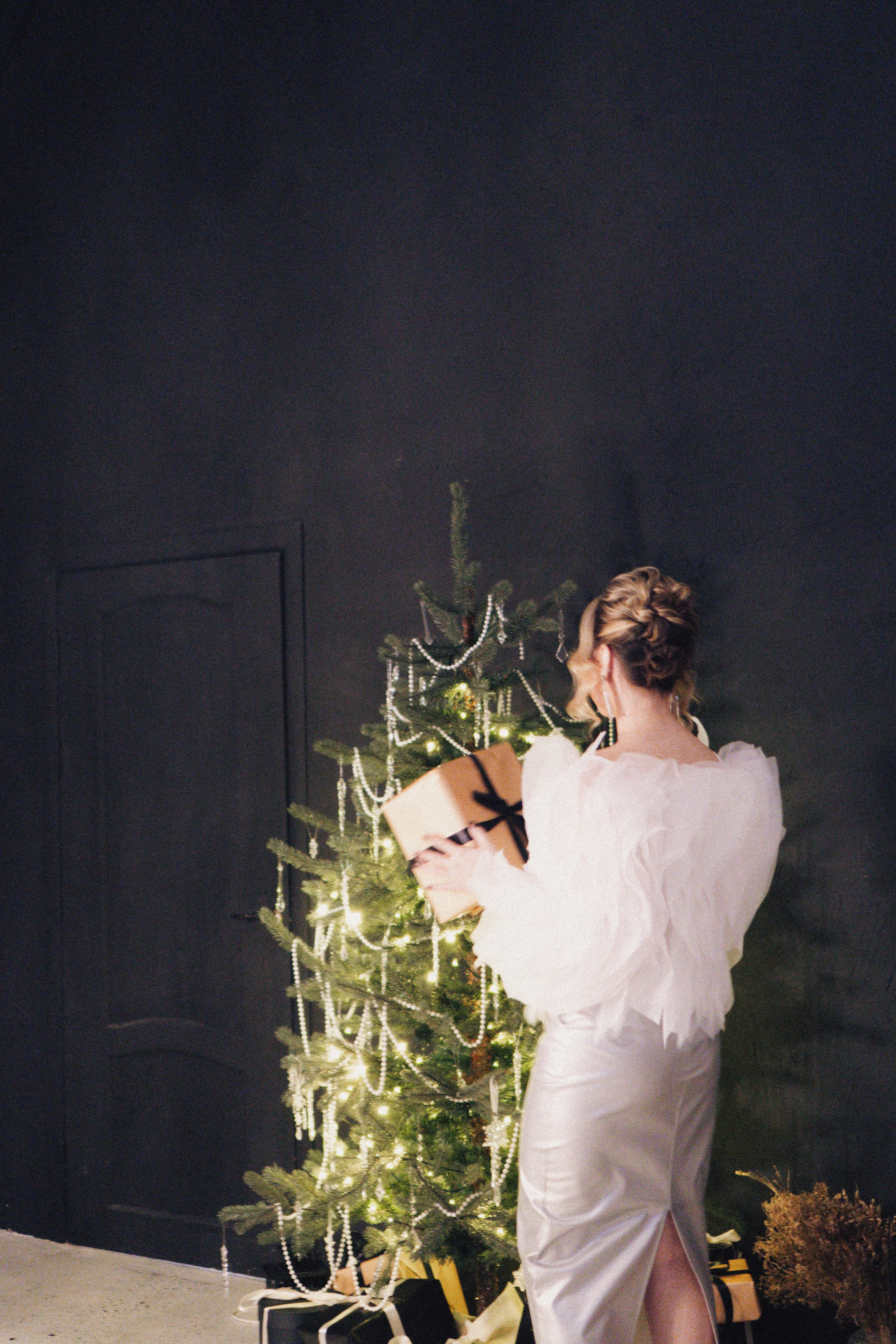 НОВОГОДНЯЯ ФОТОСЕСИИЯ В СТУДИИ ДЛЯ ДЕВУШКИ И ПРОГУЛКА ПО ЧЕРНЫШЕВСКОЙ. Профессиональный фотограф, Санкт-Петербург — Виктория Богомолова