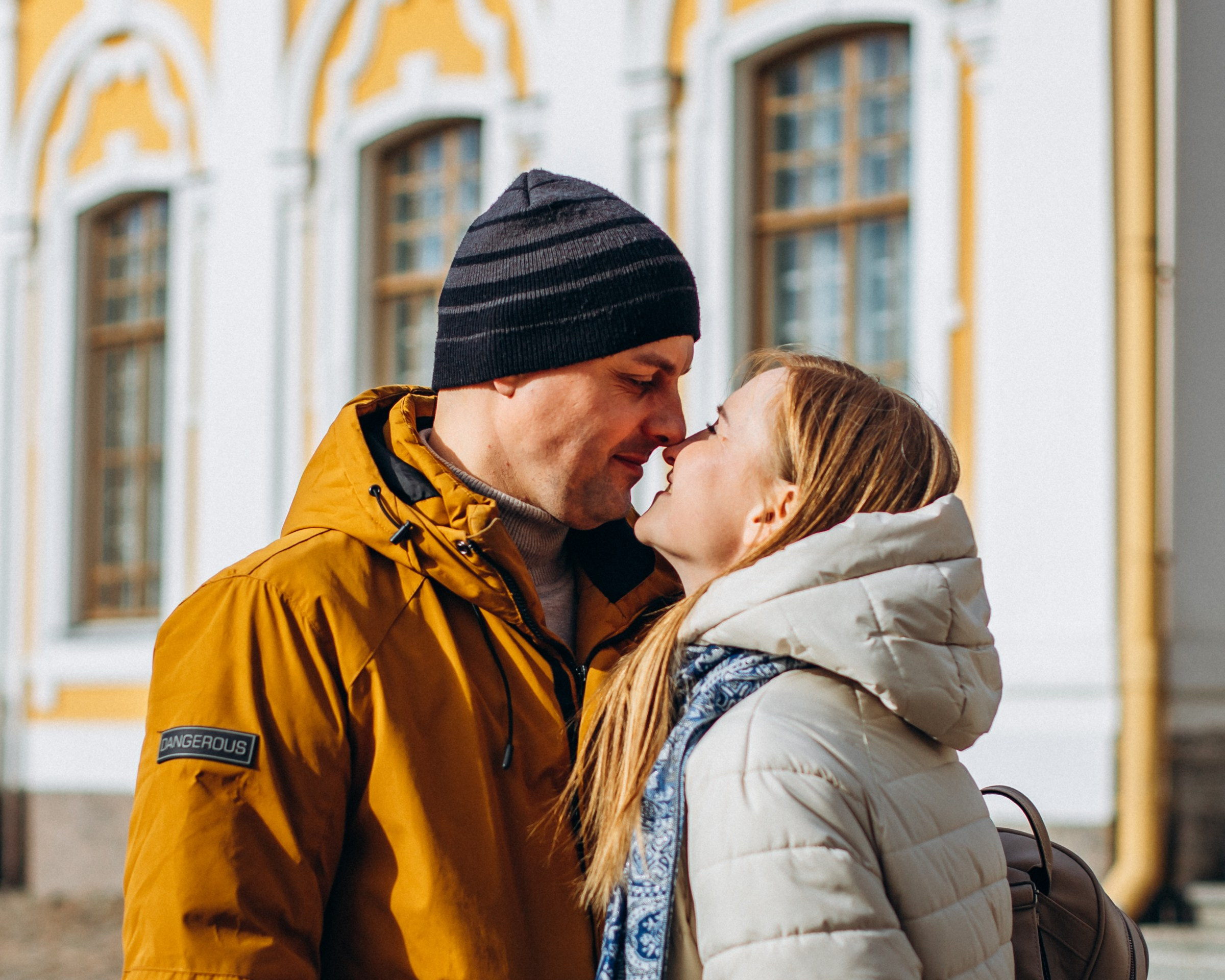Виктор и Марина в марте. Фотопрогулка в Петербурге. Индивидуальный и семейный фотограф в Санкт-Петербурге