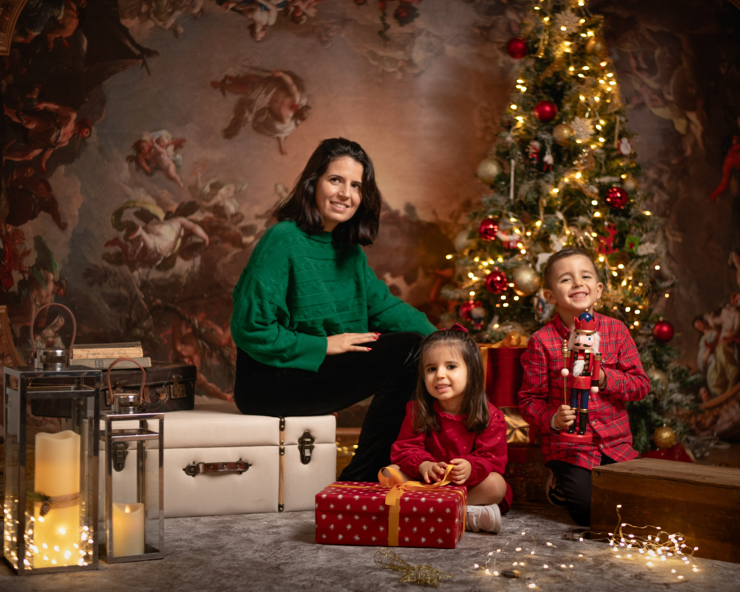 CATIA AND HER FAMILY. Anastasiia Antoniuk portrait, family and couple photographer, Portugal
