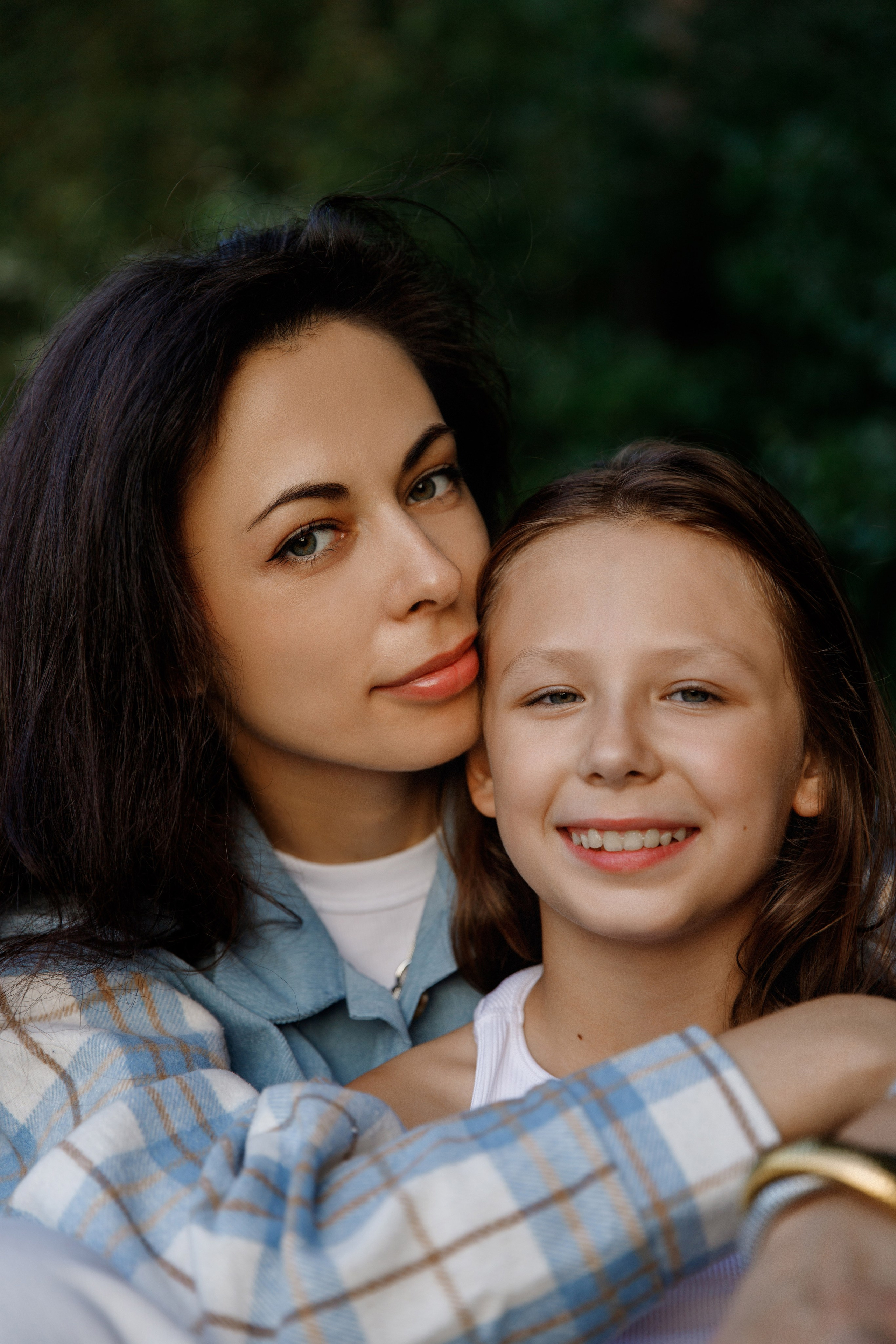 Фотосессия мамы с дочкой в парке Мещерский. Фотограф Александра Сыщенко