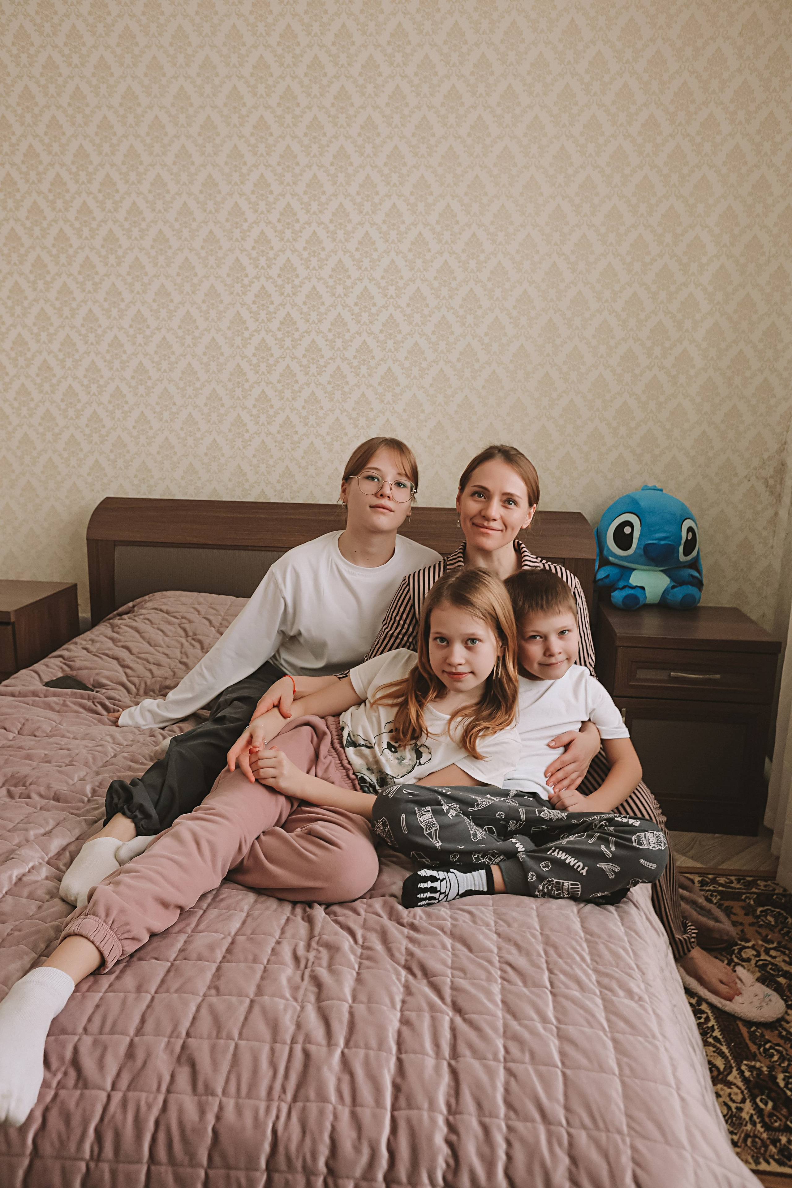 Большая семья репортаж. Семейный фотограф Тюмень, фотограф на роды Салмина Мария