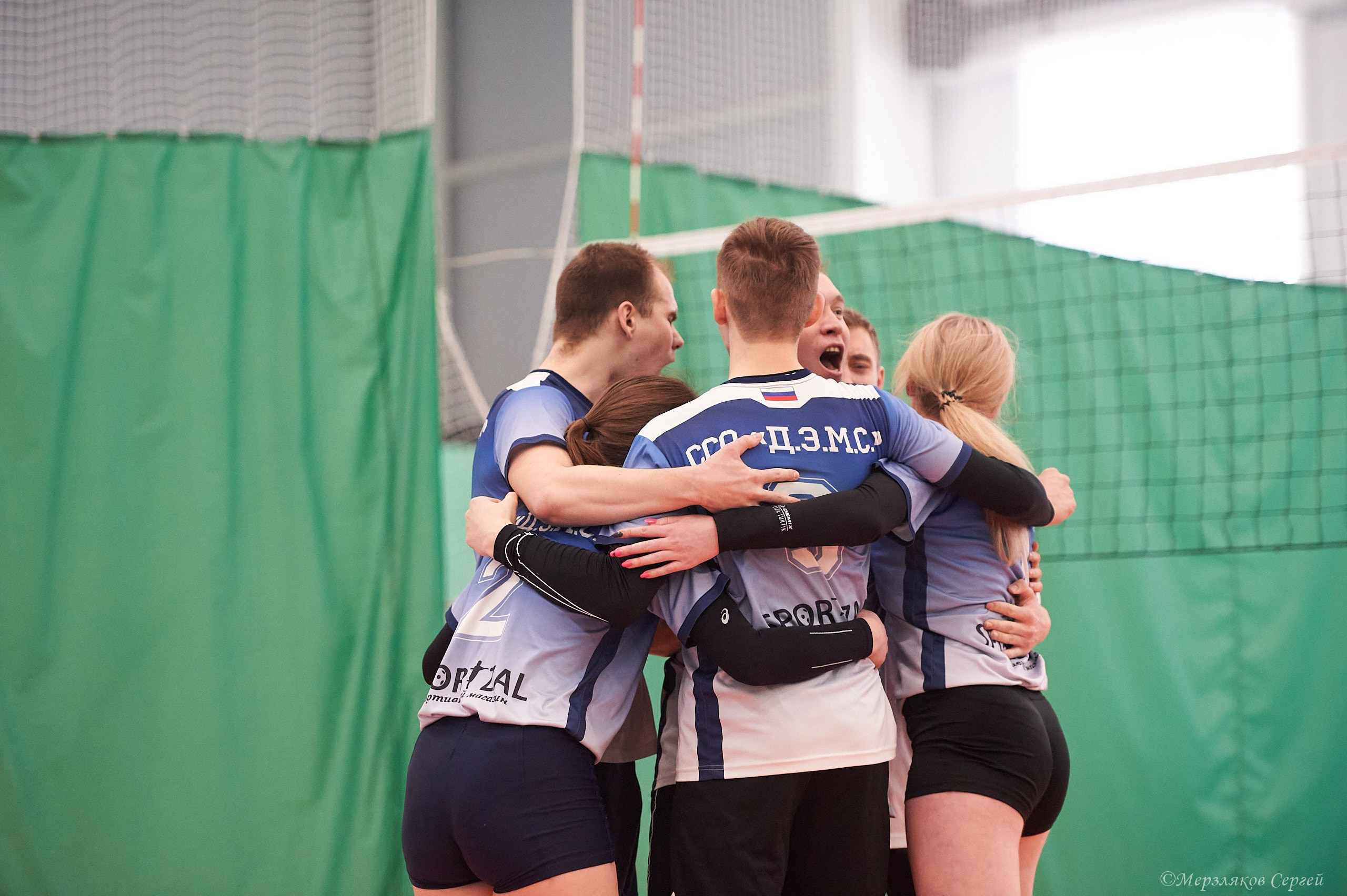 Новогодний волейбольный турнир. Ижевск. 16.12.23. Спортивный репортажный фотограф в Ижевске Сергей Мерзляков