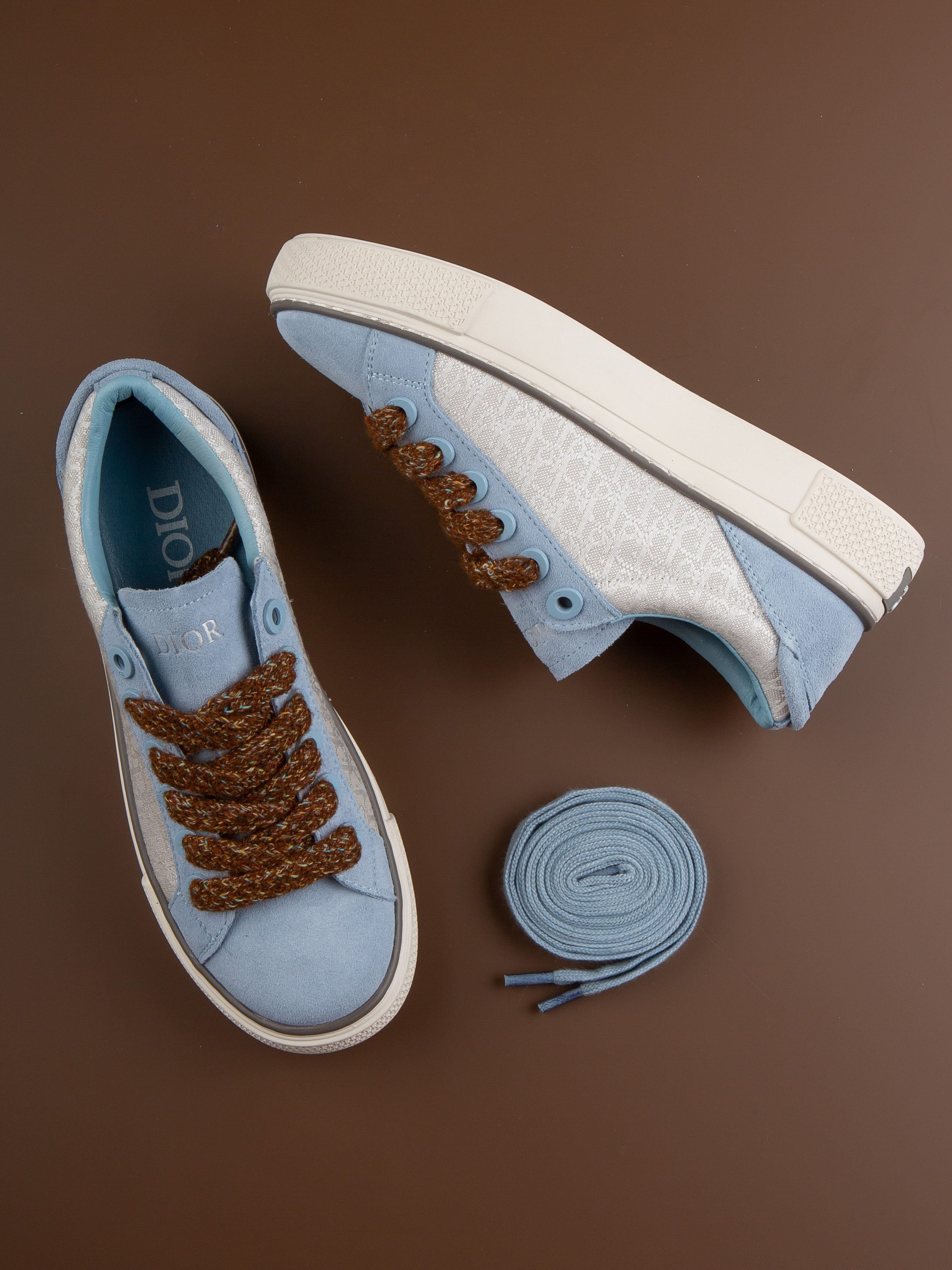 Обувь на цветных фонах. Фотограф Мария Кольцова