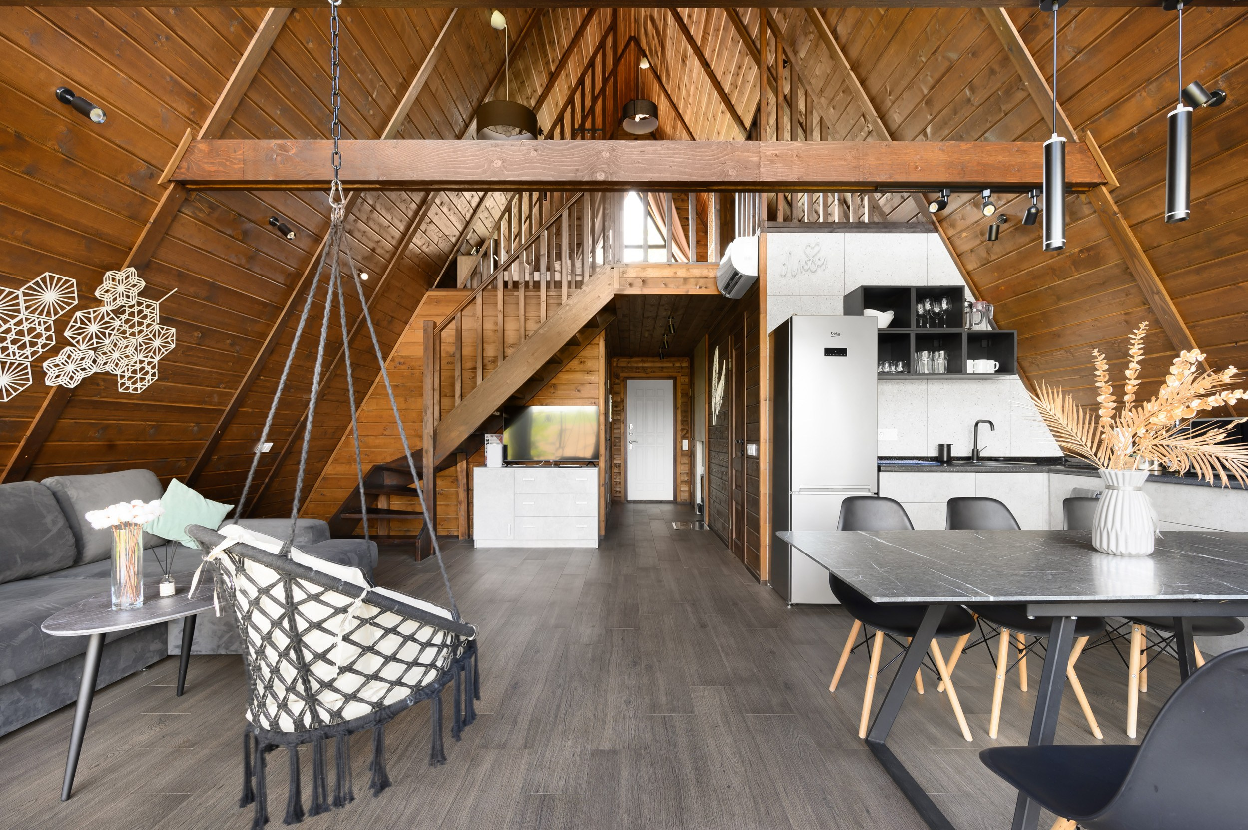 Коттедж для отдыха - «Чантриум» - смотреть дом №1. Коттедж А-фрейм с баней и уличным чаном в Подмосковье - в аренду для отдыха