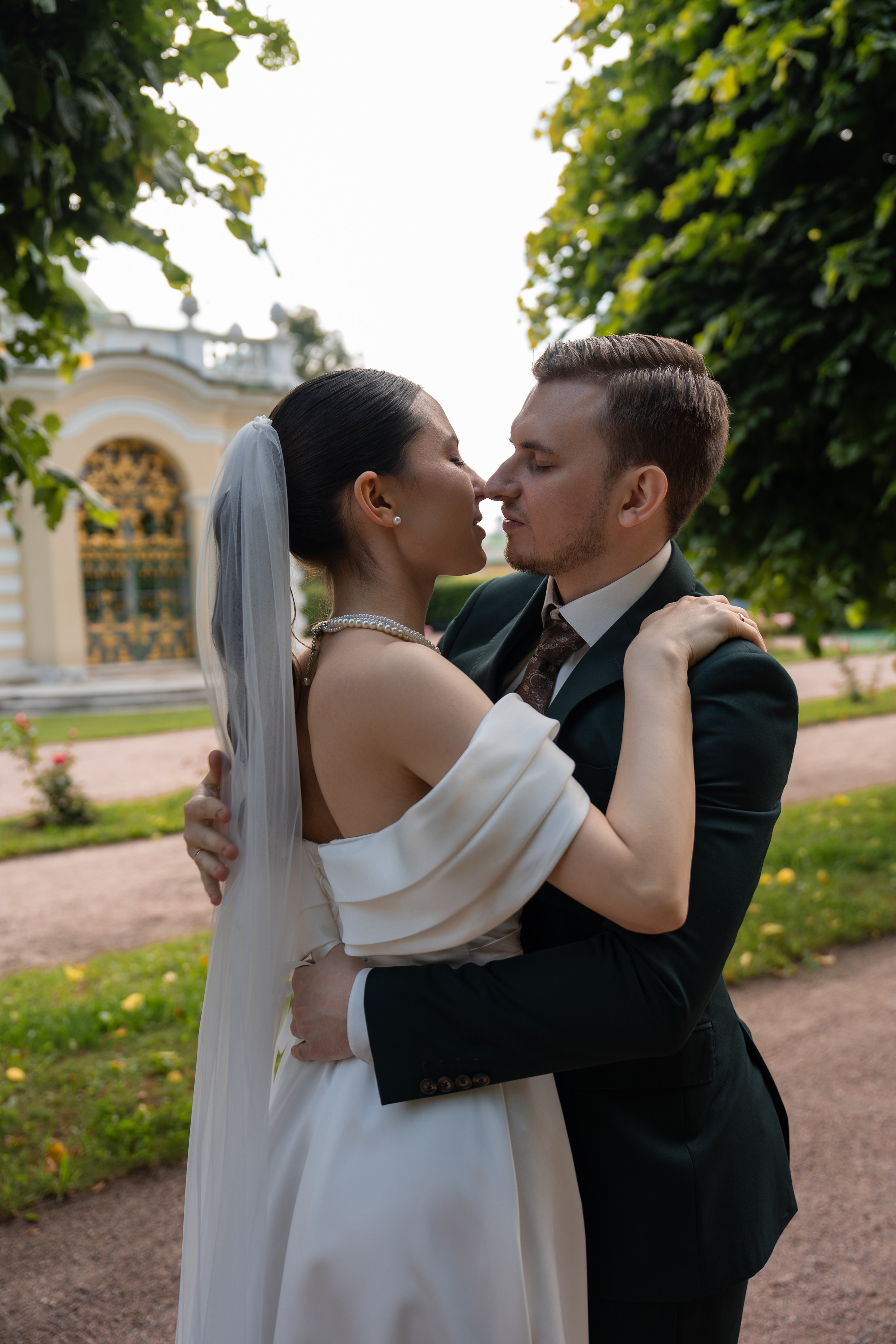 Влад и Илина в Кусково. Свадебный фотограф в Москве Анна Полушина