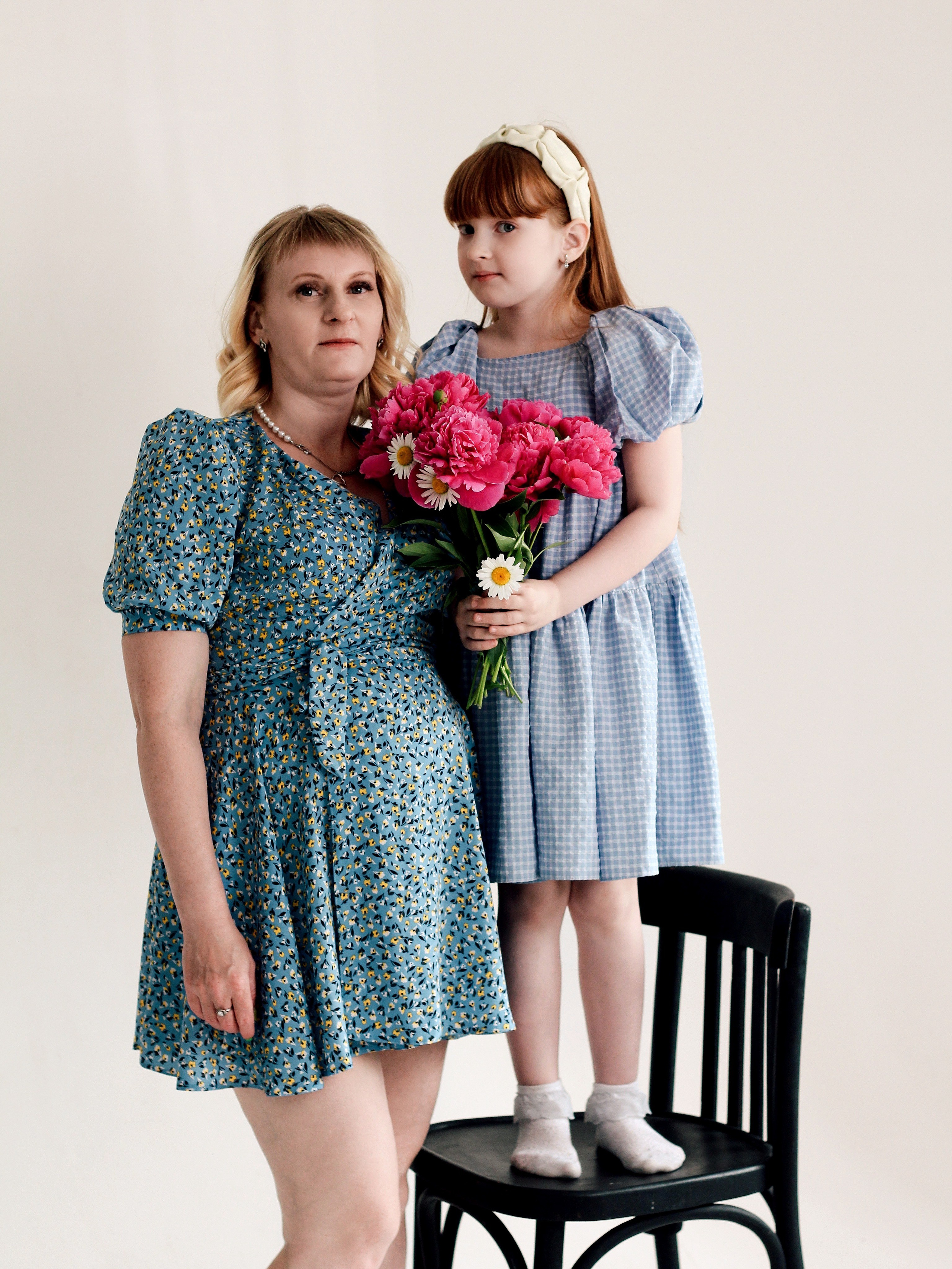 С пионами. Photography Eva