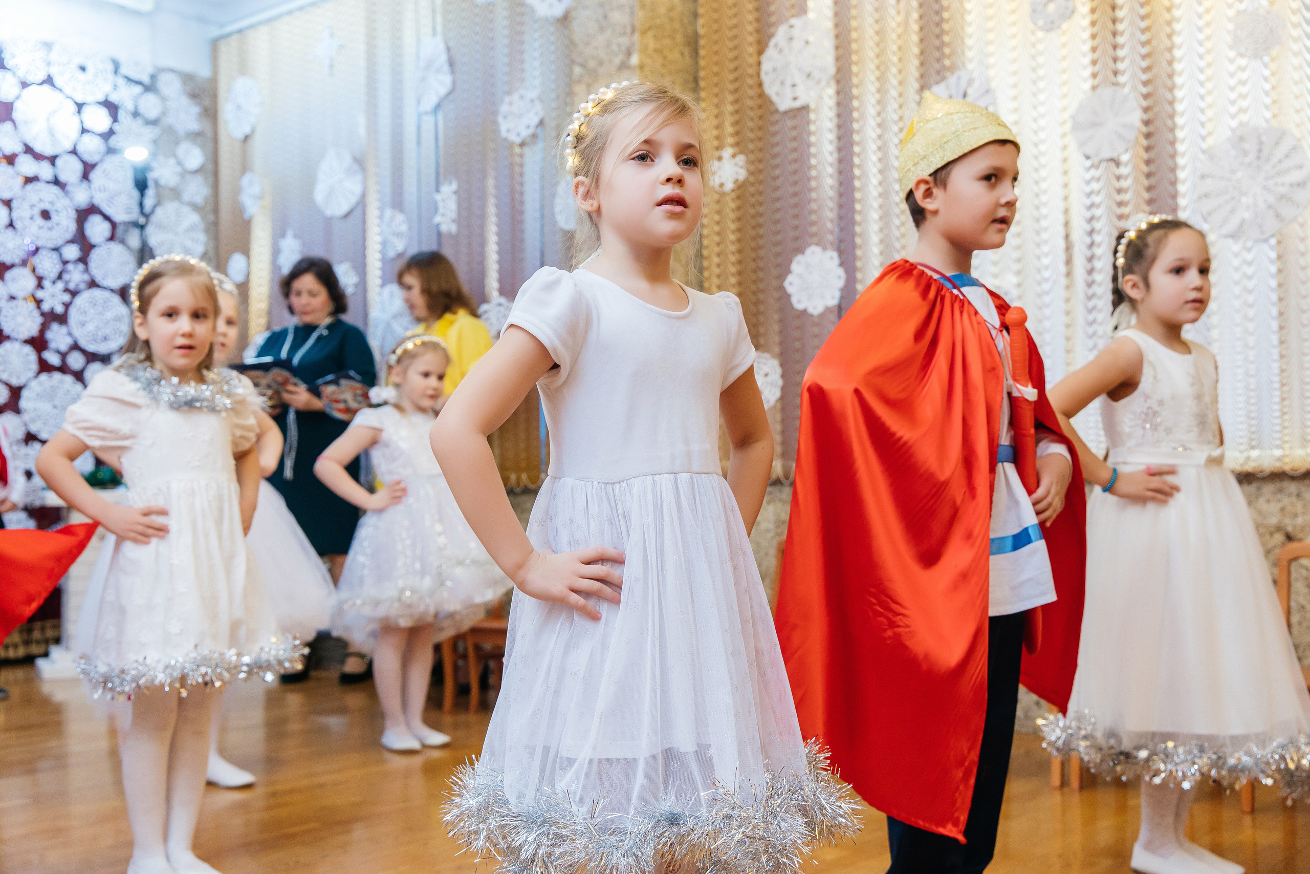 Детский сад № 93 — Утренник (20.12.2024). Свадебный и семейный фотограф Крамар Наталья