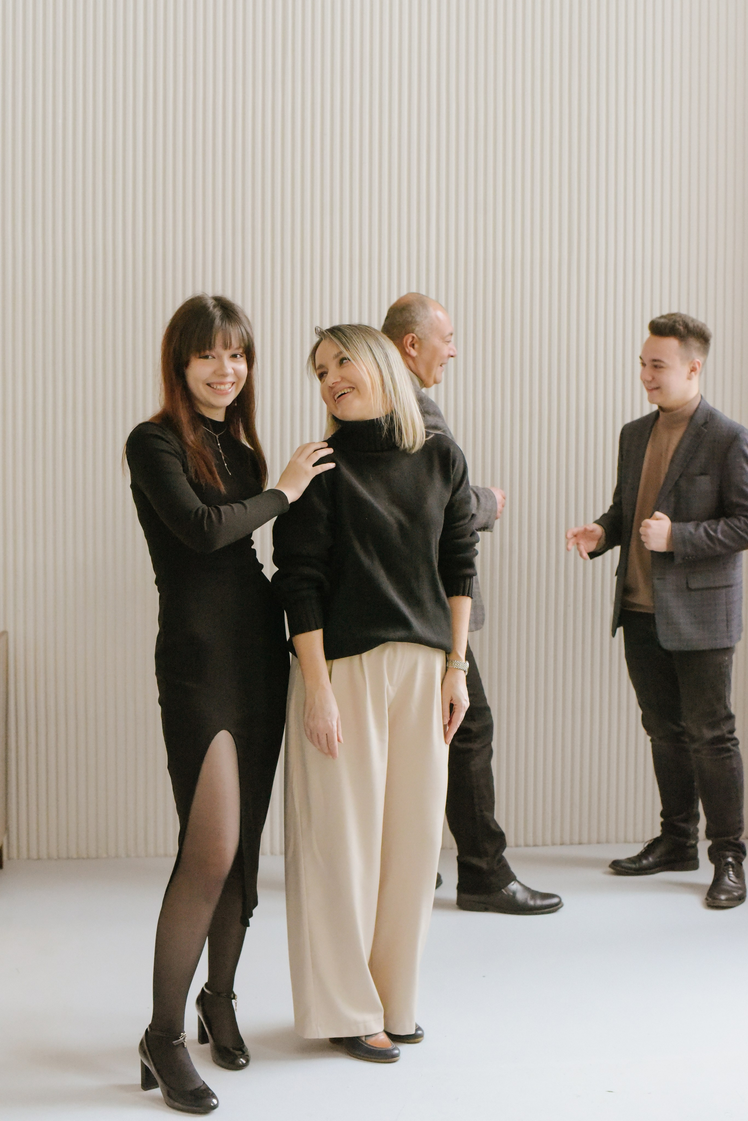 Молодые родители и взрослые дети. Фотограф Лола Волна, город Москва