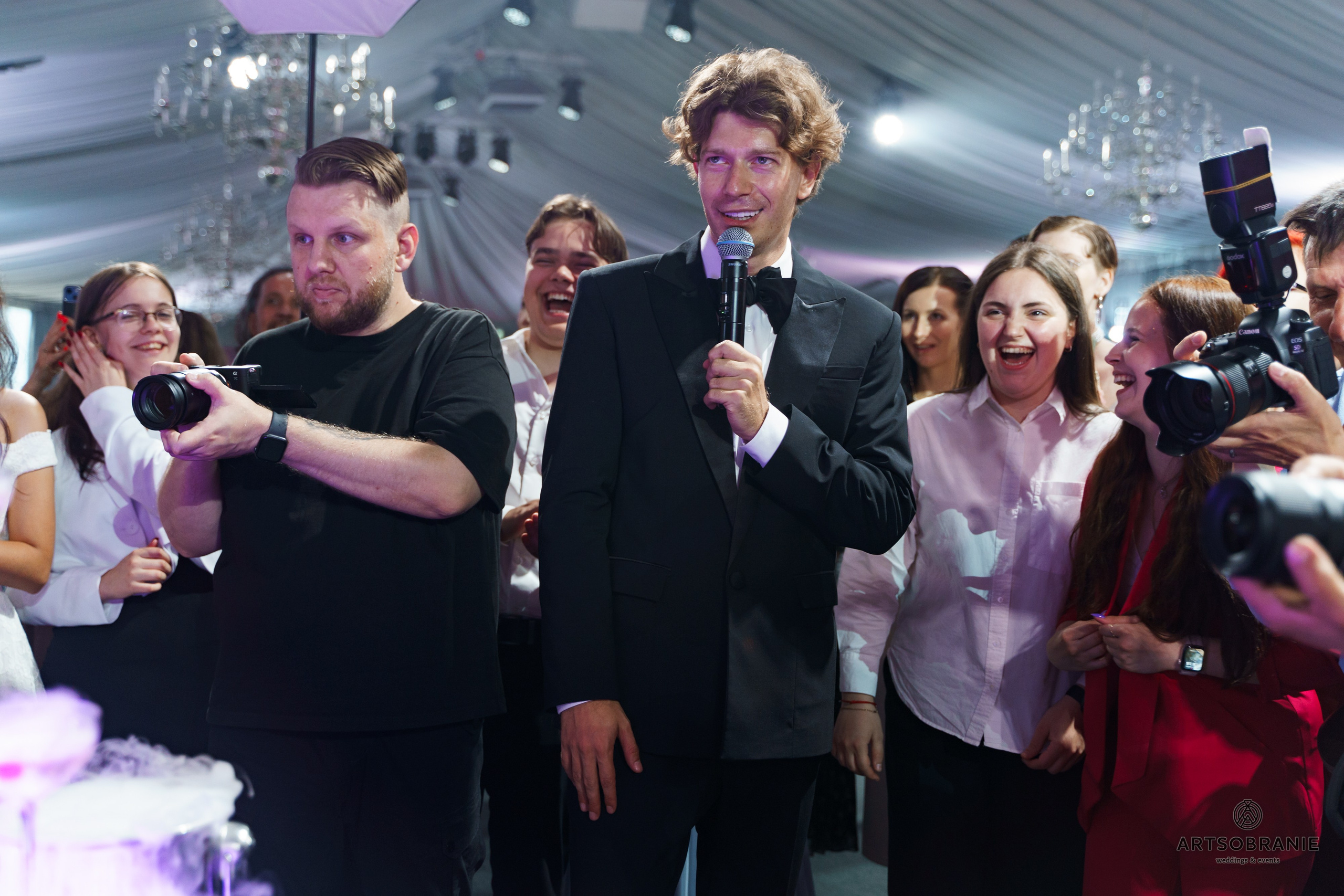 Ведущий на выпускном