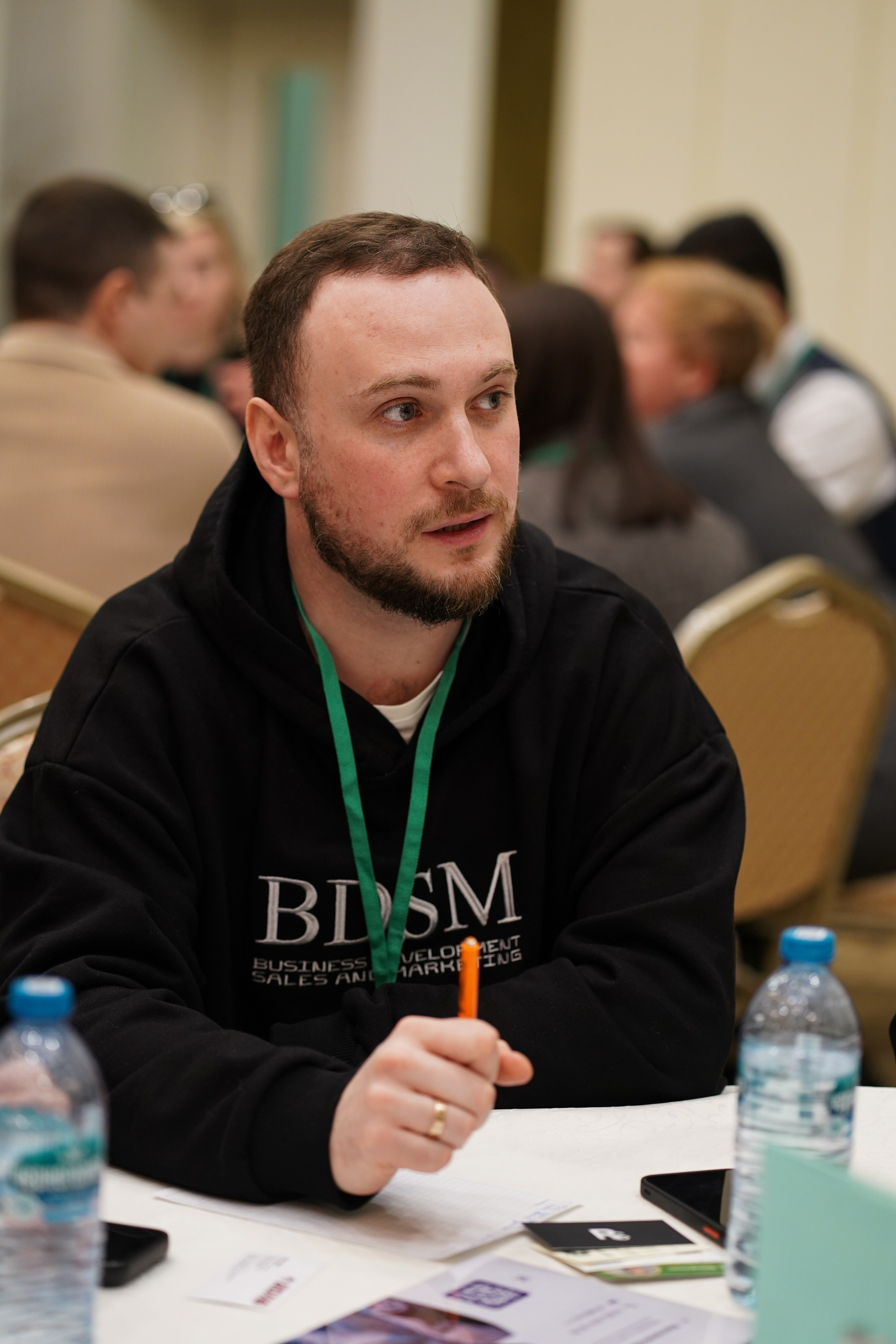 Малоэтажная страна конференция. Фотограф