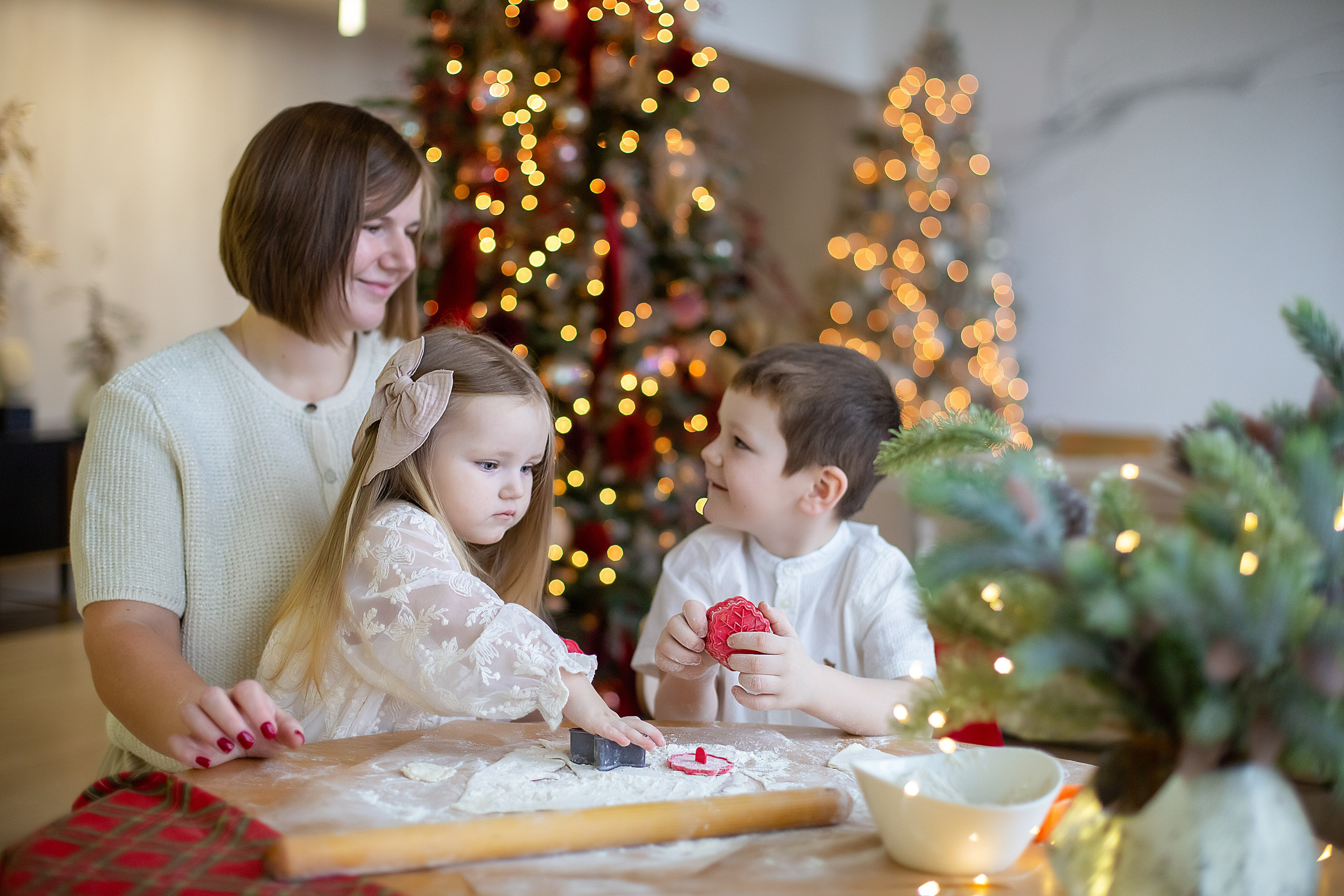 Ксения с детками. Фотограф Анастасия, СПб: живые семейные и женские фотосессии без позирования, наполненные эмоциями