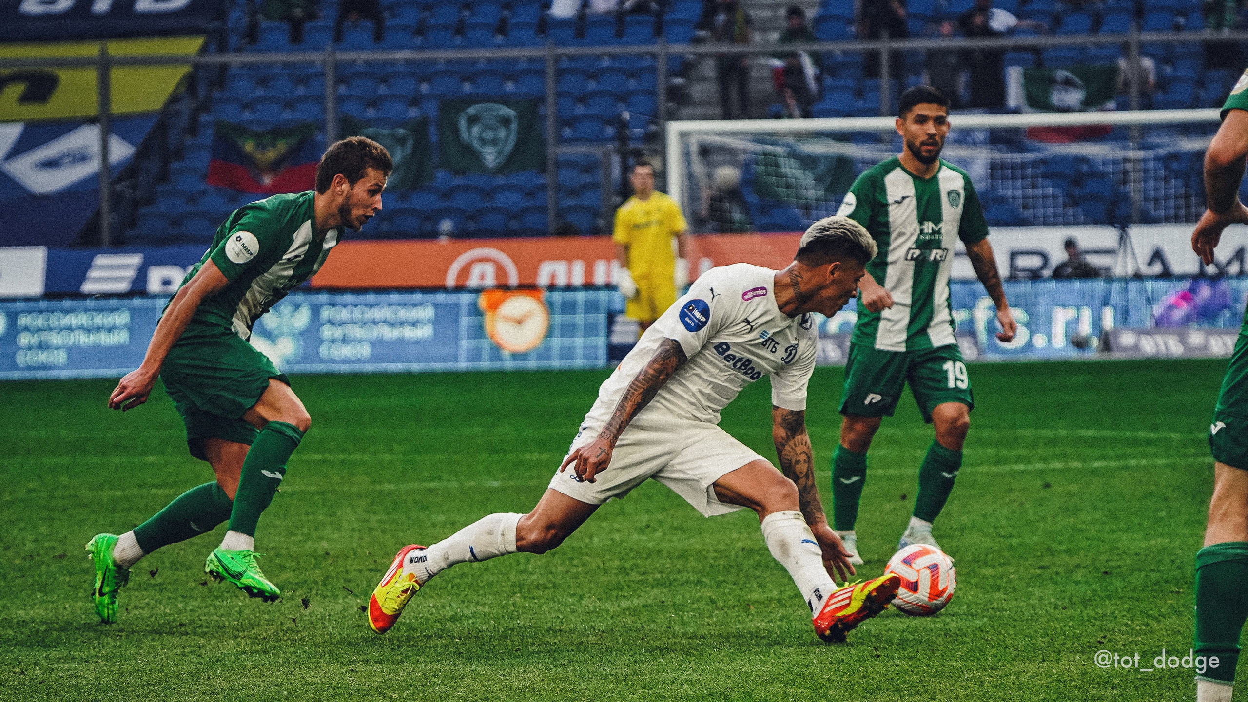 Футбол. Динамо-Ахмат 15.09.24. Автомобильный фотограф Шакая Кирилл