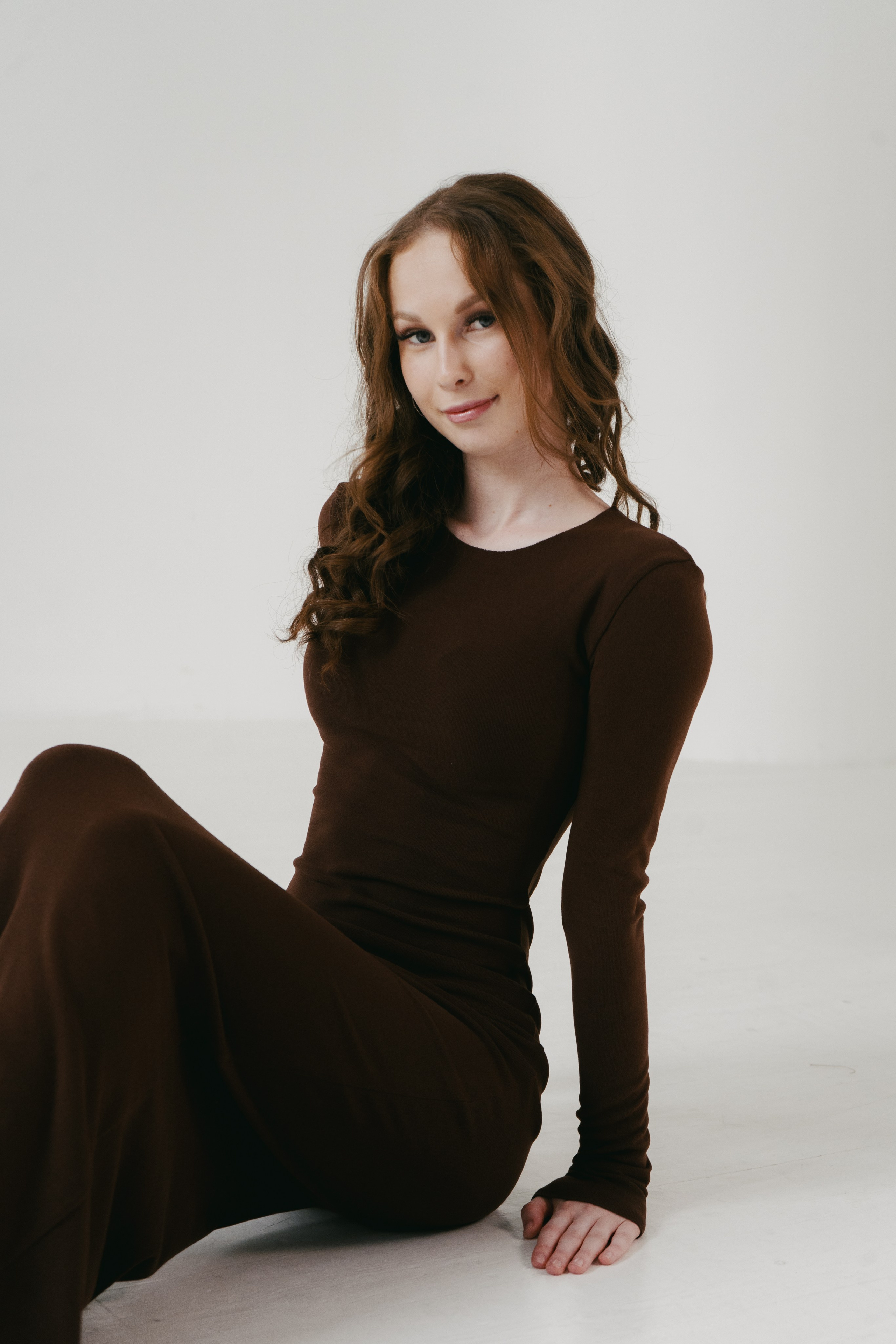 Фотосессия Ринаты. Минимализм, свет и танец. Фотограф Гильмутдинов Руслан