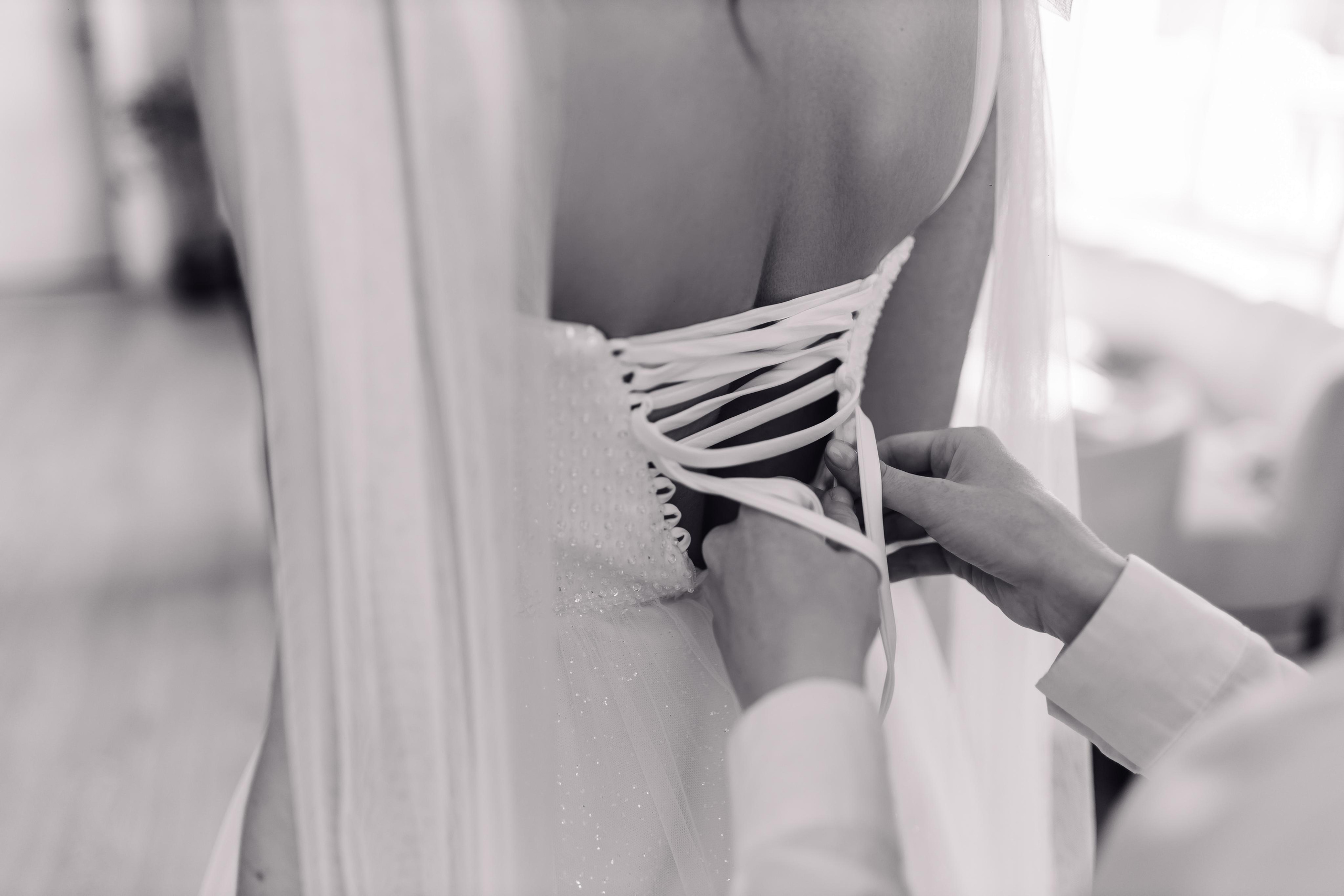 координатор красноярск, как затянуть корсет, корсет на платье, свадебное платье, организатор красноярск