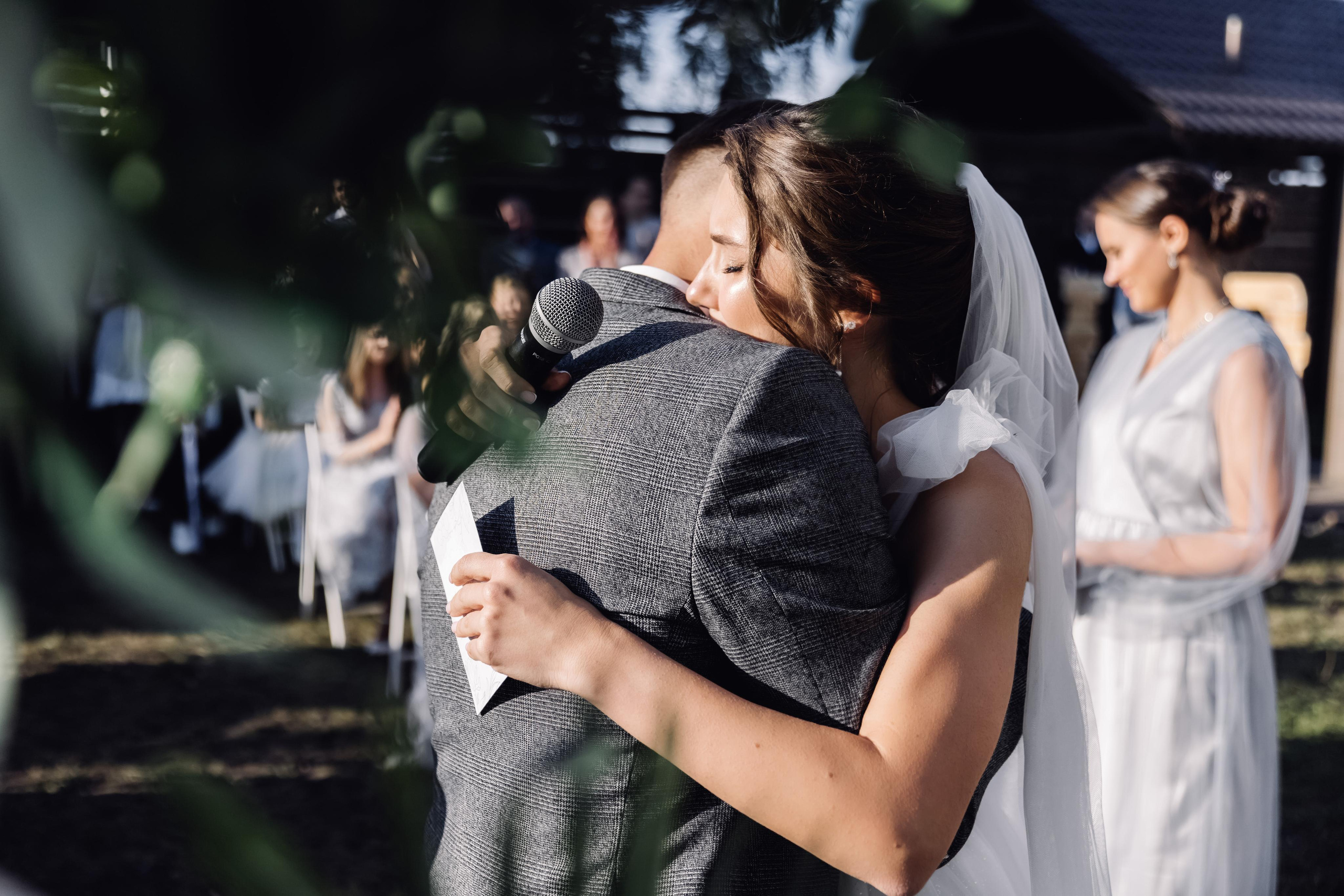 свадебные клятвы, свадебная церемония, выездная регистрация красноярск, арка на церемонию красноярск, свадебная арка красноярск