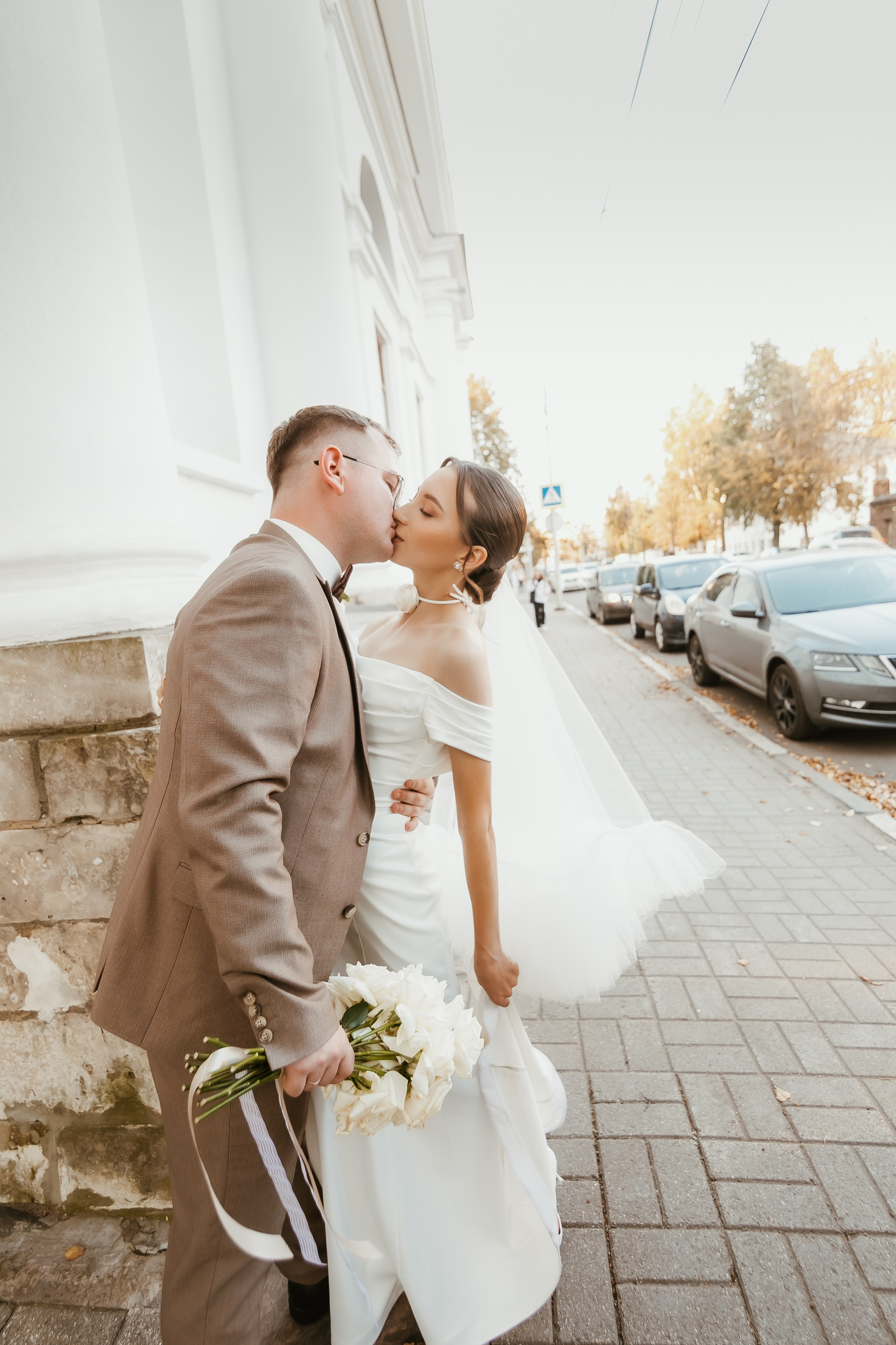 Свадебная осенняя фотосессия Ивана и Лидии в городе. Свадебный и репортажный фотограф в Ярославле и Санкт-Петербурге Роман Микрюков