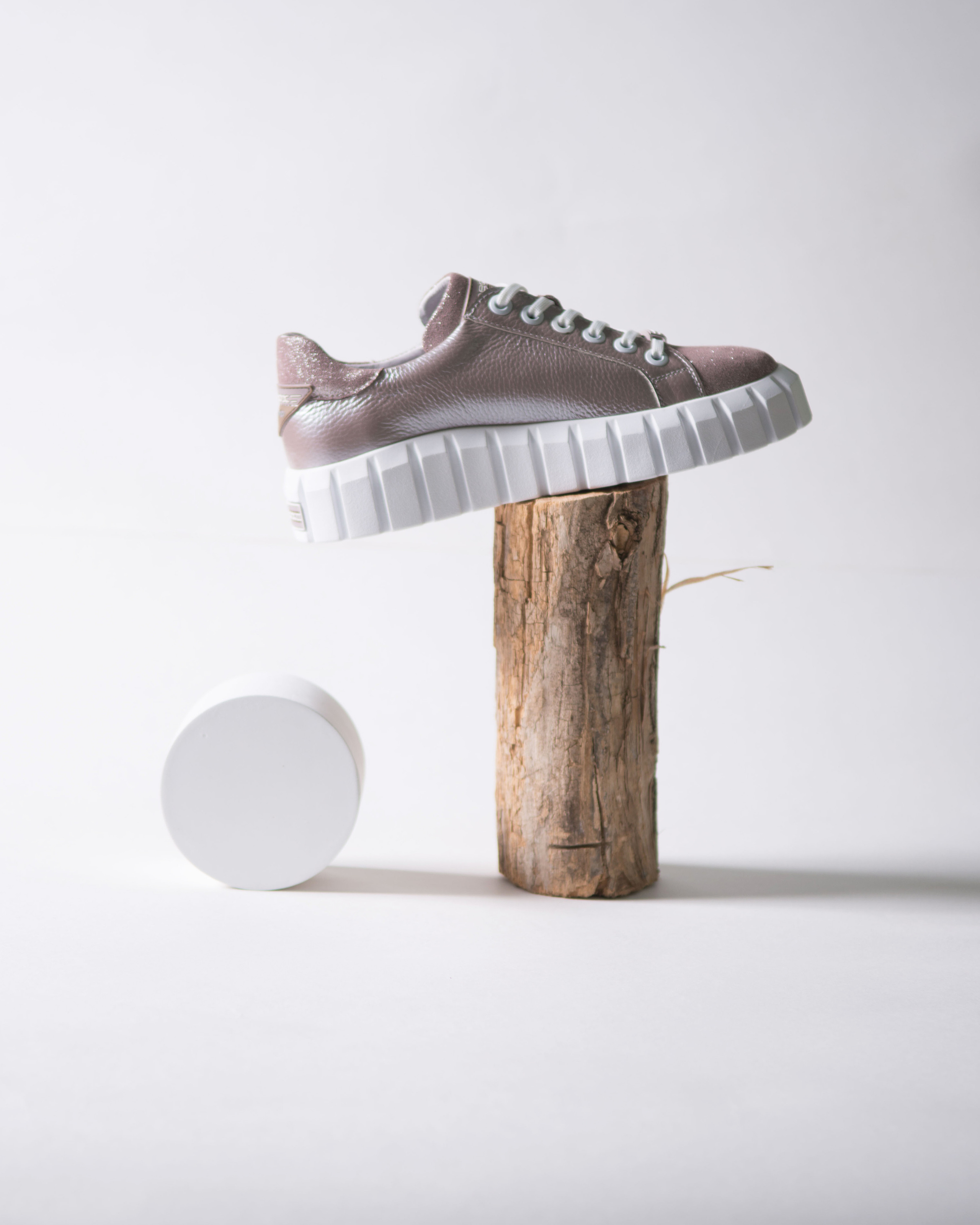 предметный фотограф, творческая съемка обуви, контент-фотограф Ростов-на-Дону