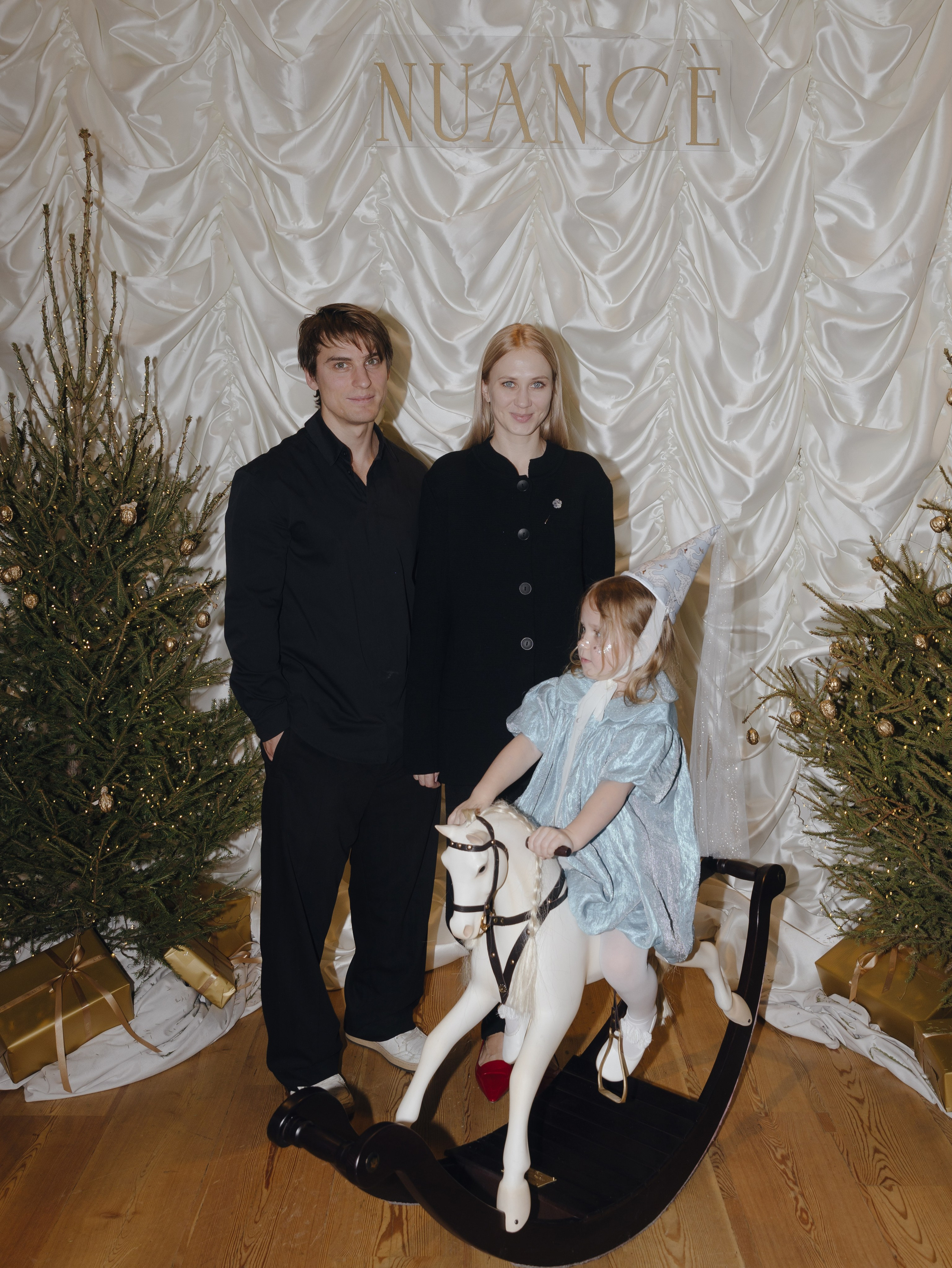 NUANCE — Ёлка. Destination wedding photographer Mary Korenchuk