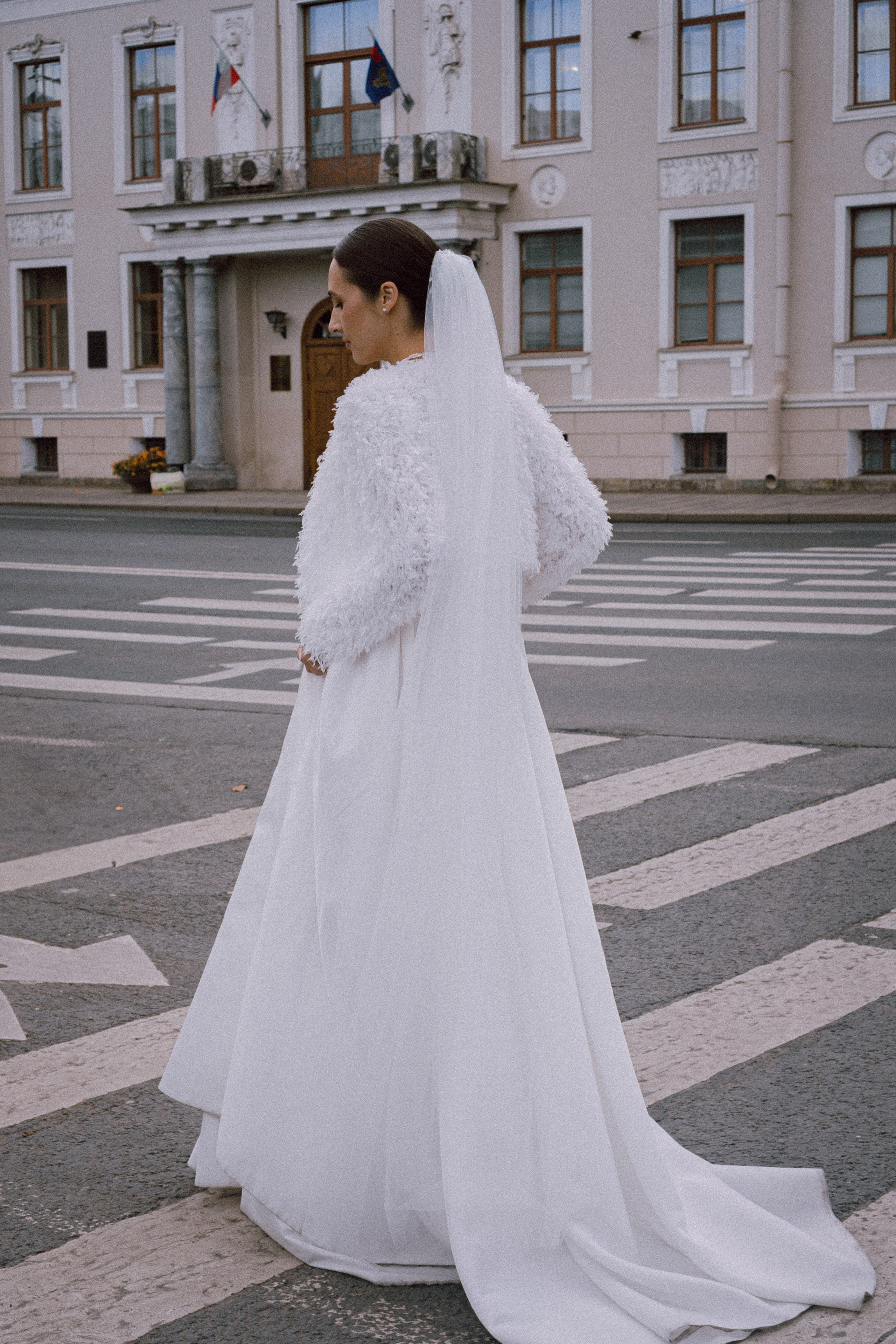 СВАДЕБНАЯ ПРОГУЛКА В САНТК-ПЕТЕРБУРГЕ (ИСАКИЕВСКИЙ СОБОР, ЗИМНЯЯ КАНАВКА, ЭРМИТАЖ И БОЛЬШАЯ МОРСКАЯ УЛИЦА). Профессиональный фотограф, Санкт-Петербург — Виктория Богомолова
