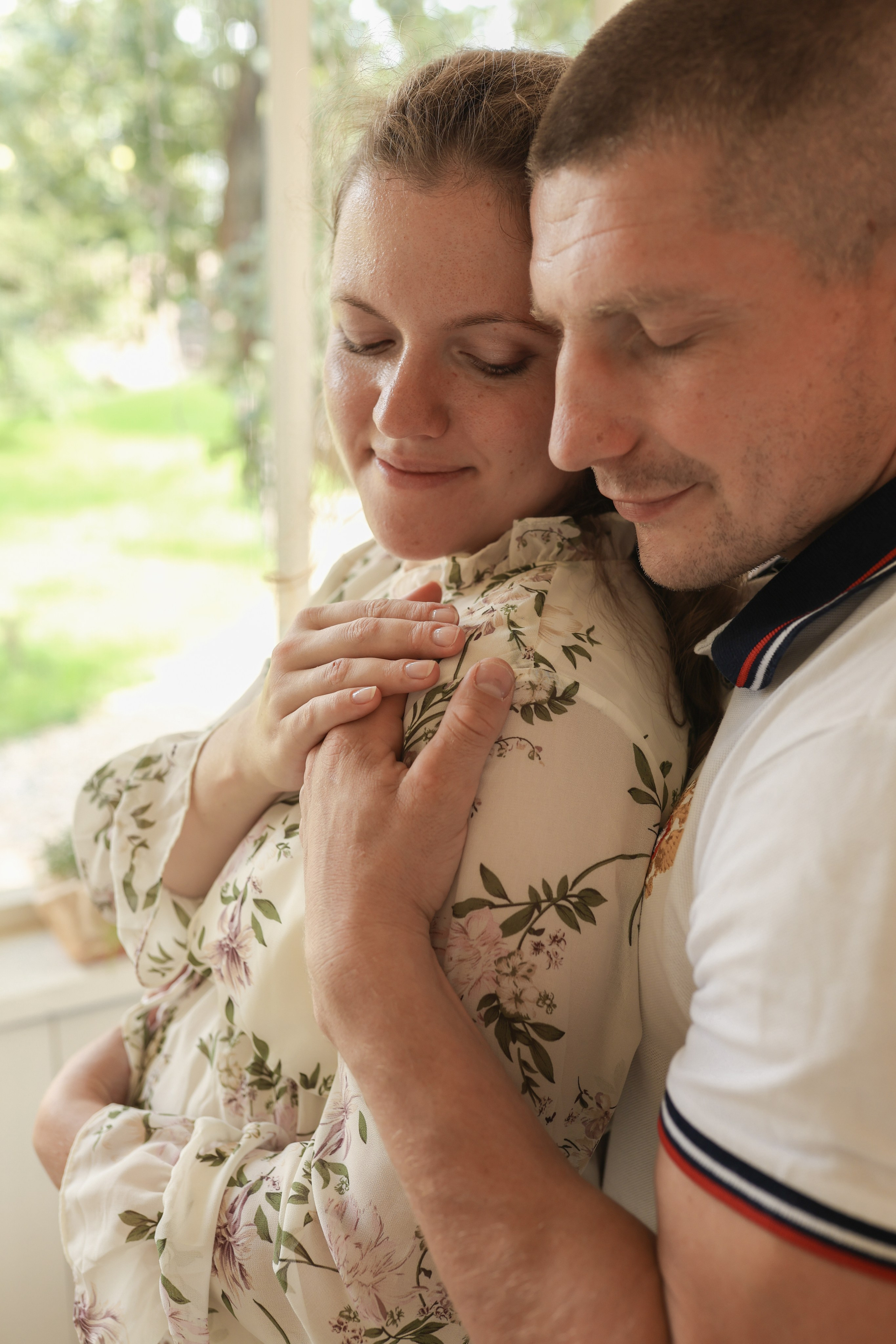 Фотосессия беременности в загородной студии Купавна. Фотограф в Железнодорожном и Балашихе