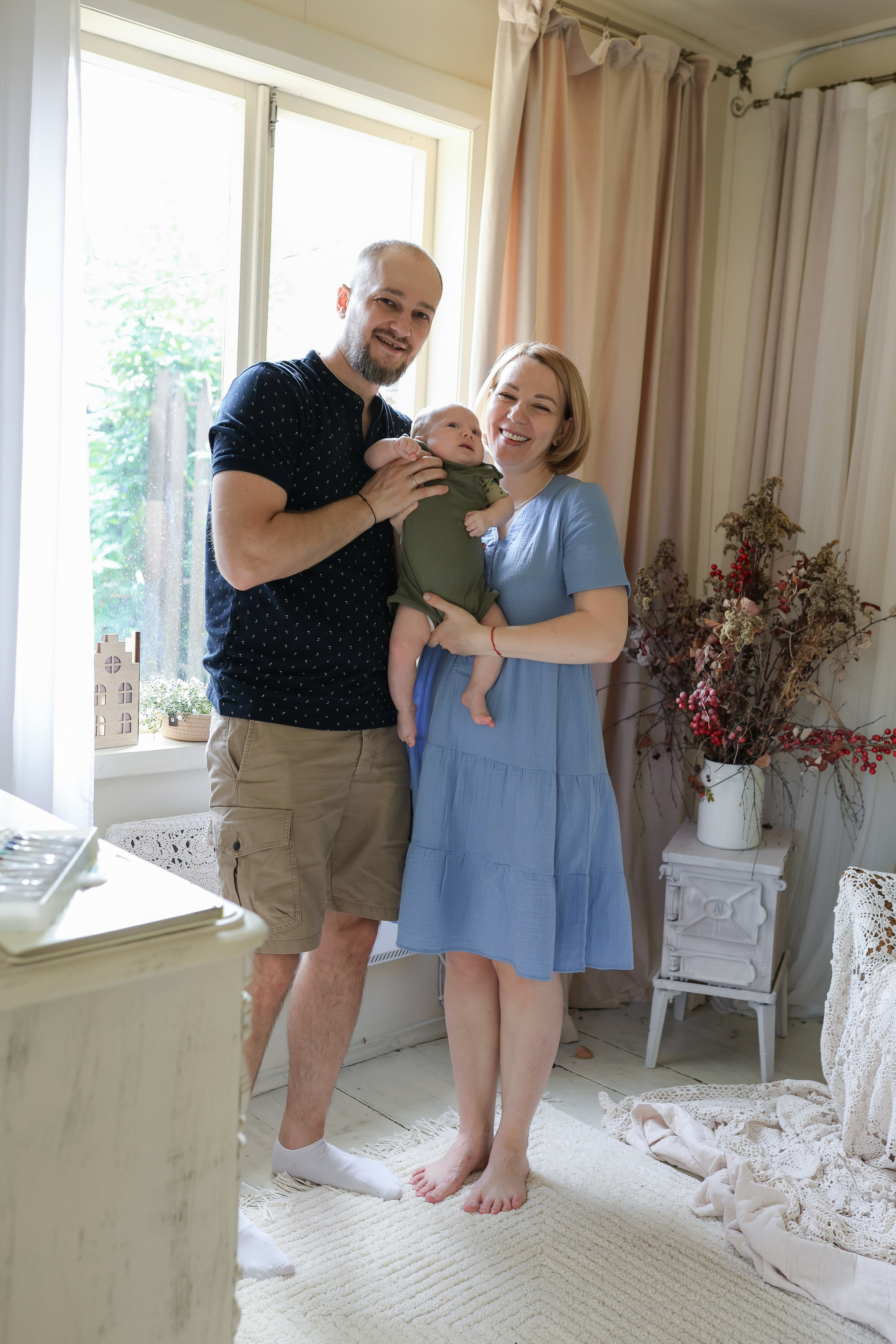 Семейная фотосессия в загородной студии. Фотограф в Железнодорожном и Балашихе