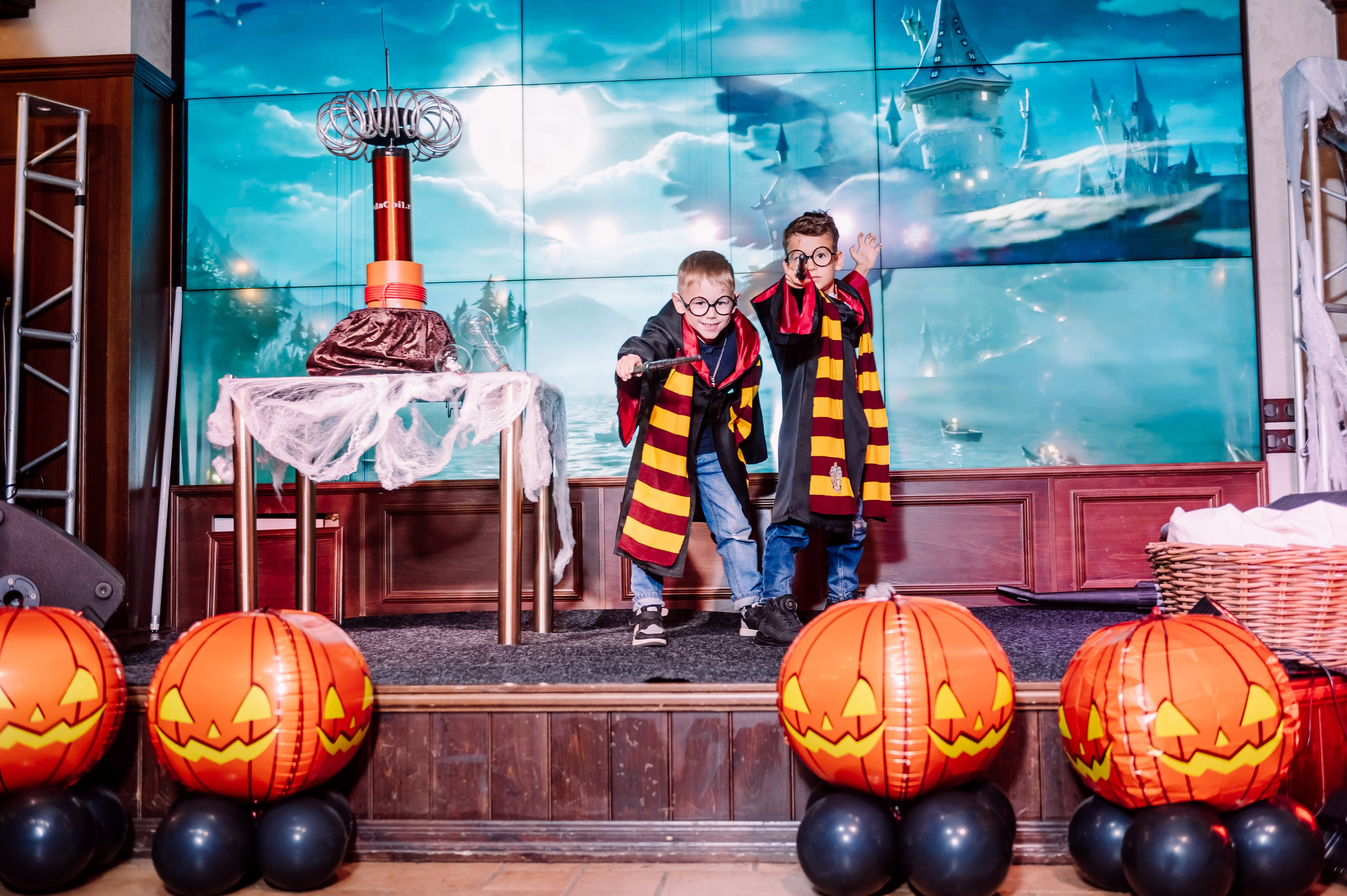 Хэллоуинские Приключения в Хофброй от ДетиСказка42. Детский фотограф, семейный фотограф и репортажи в Кемерово