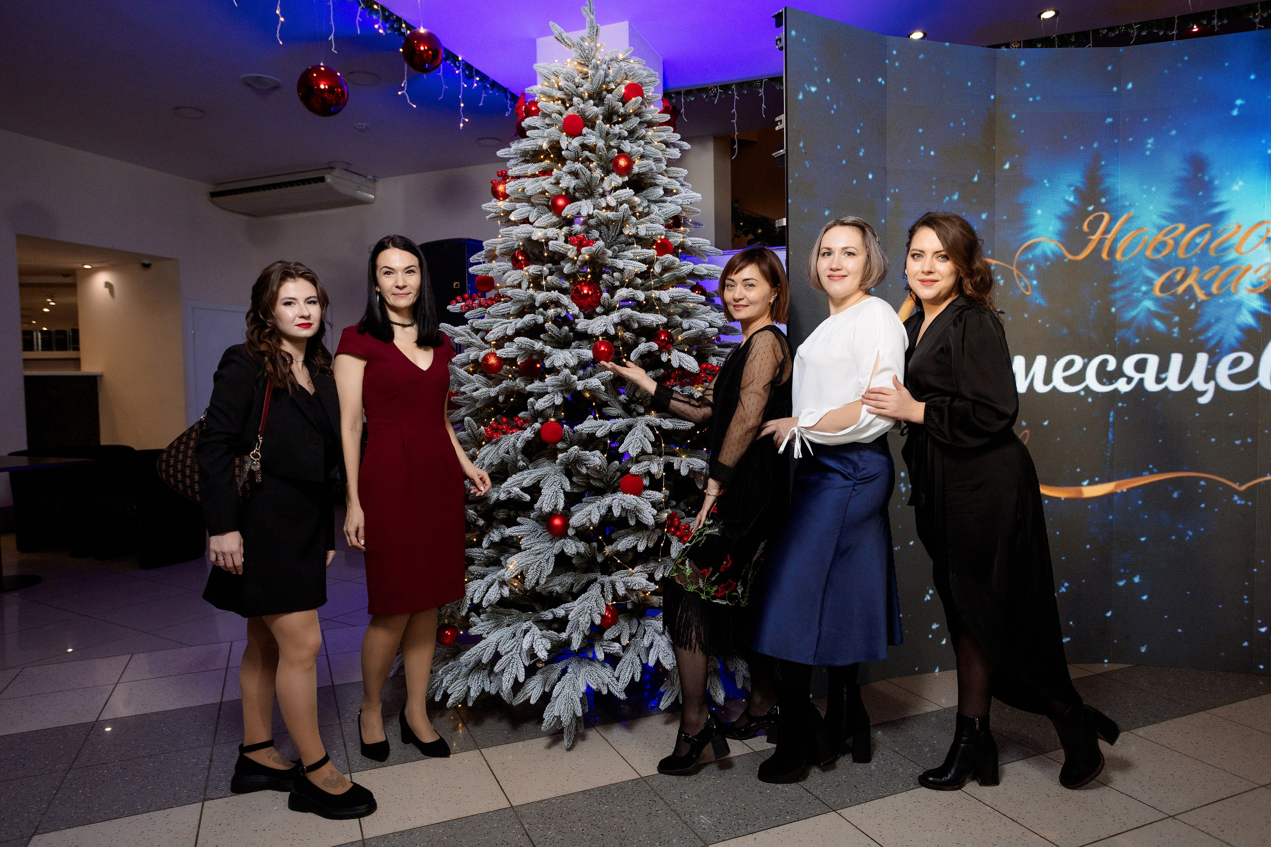 РЕПОРТАЖ: НОВЫЙ ГОД В ДК МЕТАЛЛУРГ. Профессиональный фотограф в Ижевске Леша Петров