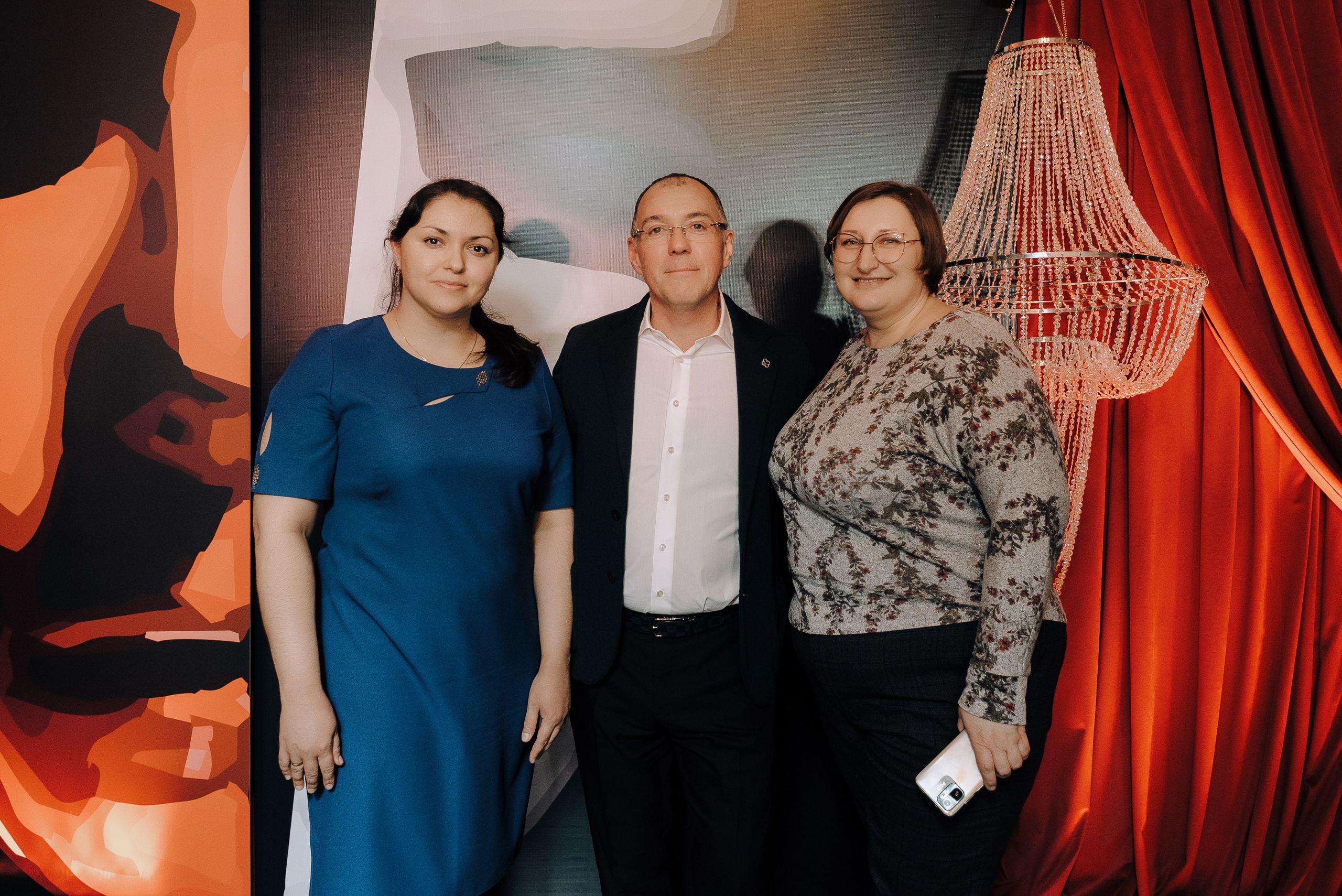 СПЕКТАКЛЬ «ВОЛШЕБНЫЕ ОЧКИ» ОПТИК-ЦЕНТР. Репортажный фотограф Зуев Роман г. Челябинск