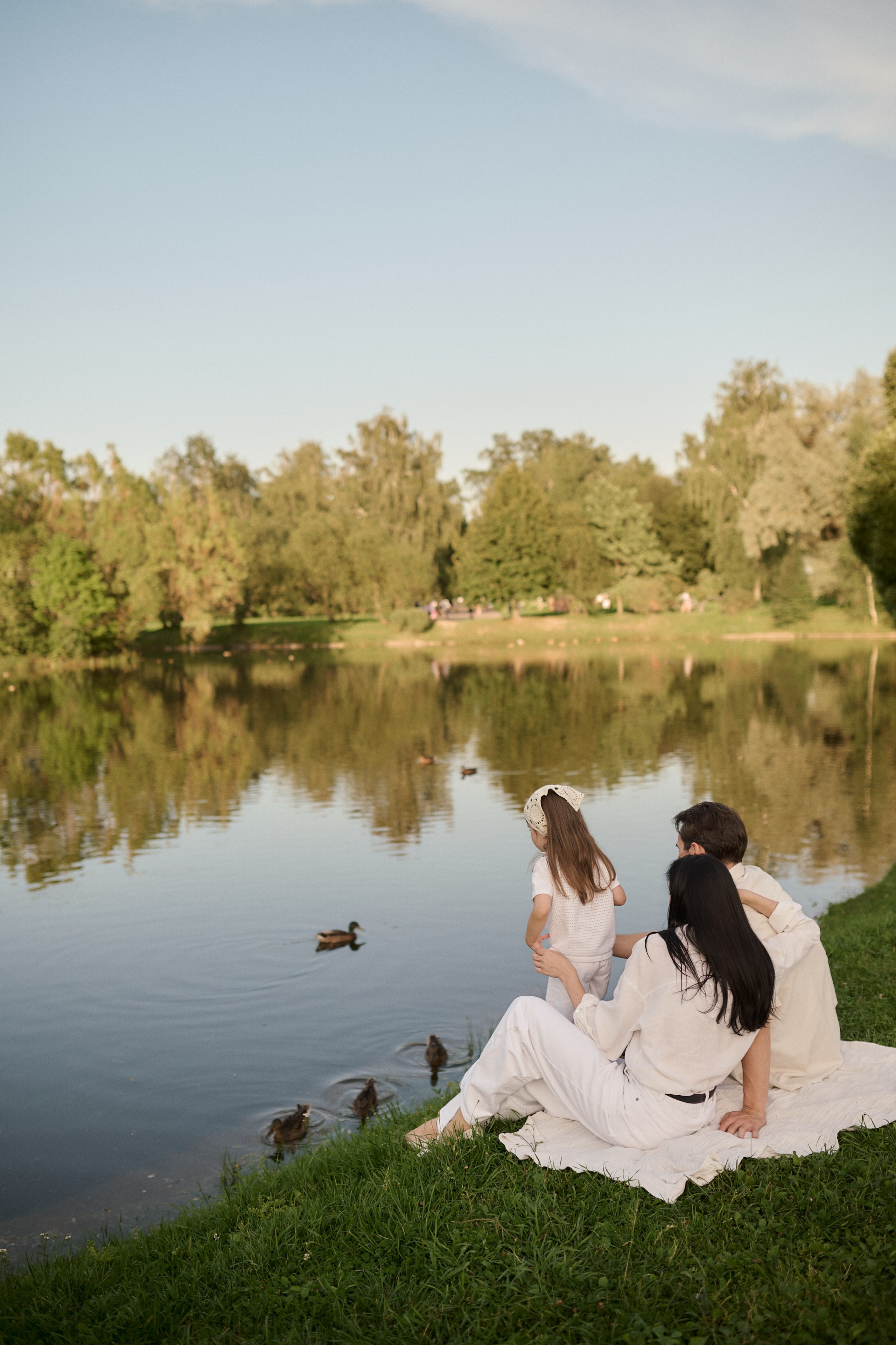 Рохус, Юля и Оливия в парке Останкино. Семейный и свадебный lifestyle-фотограф в Москве Мария Петрова
