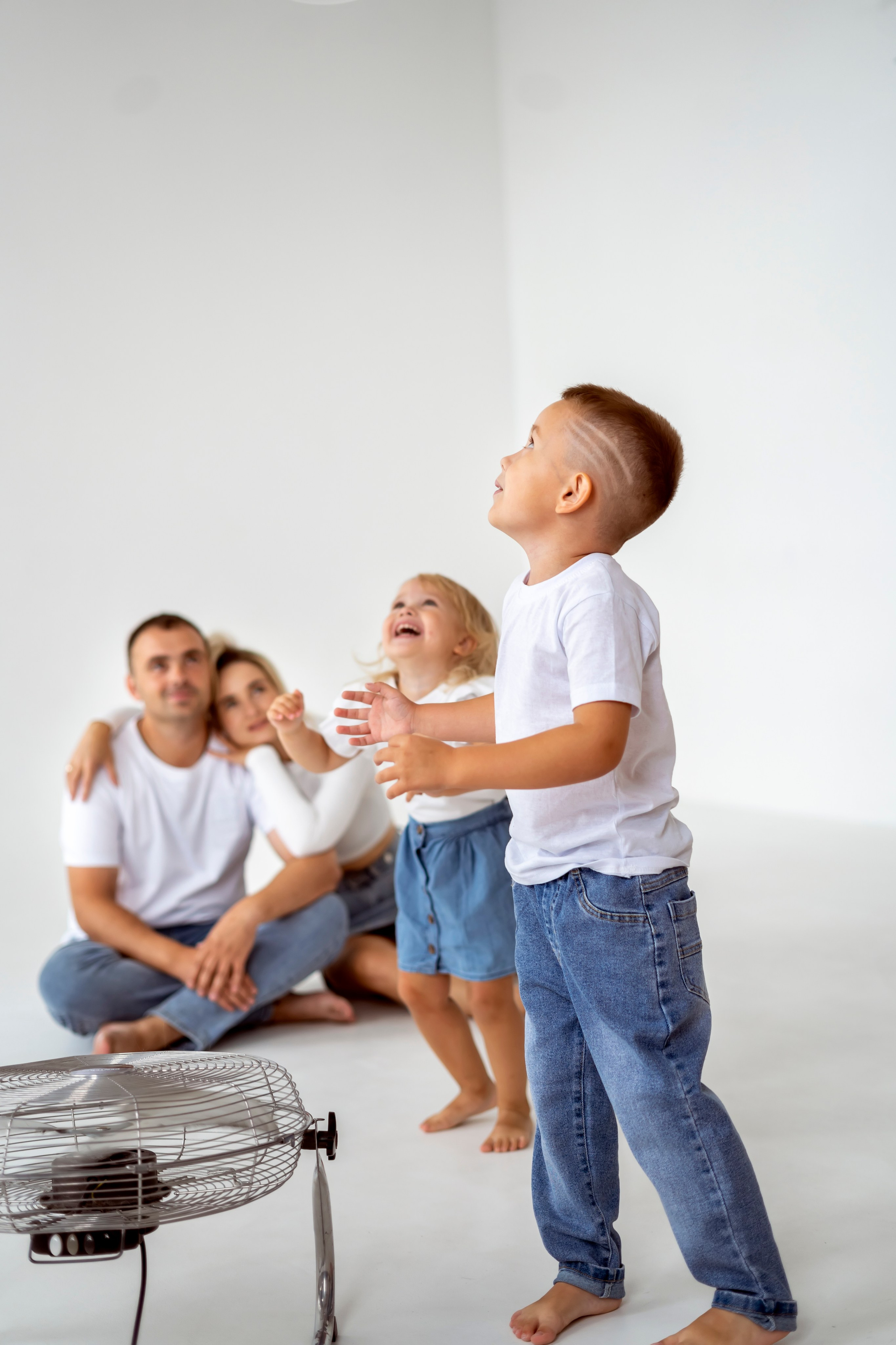 Семейная съёмка на циклораме. Семейный и детский фотограф в Хабаровске Анна Гриневич