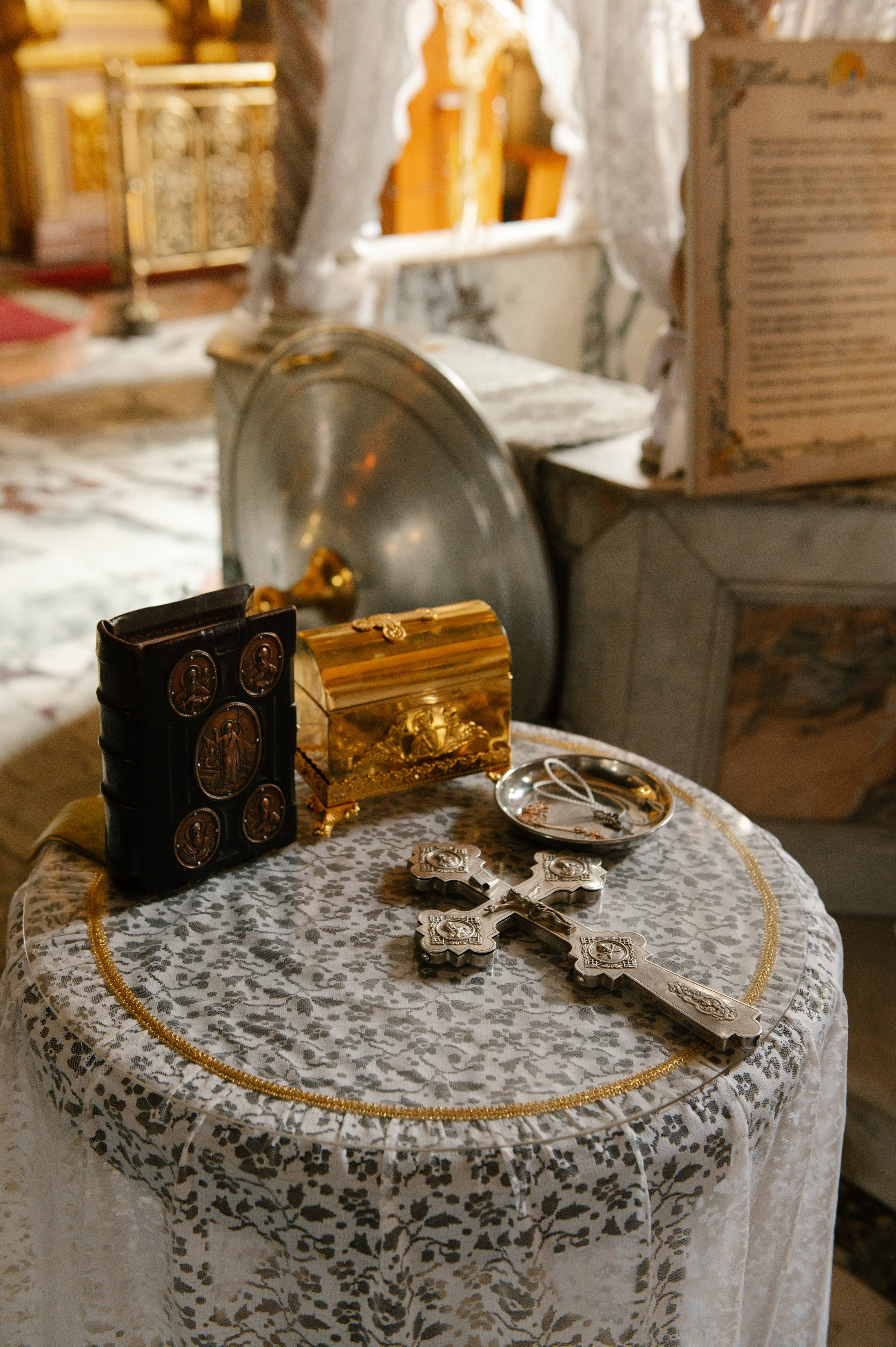 Фотограф на крещение. Фотосессия таинства крещения. Храм Воскресения Словущего в Даниловской Слободе. Семейный и свадебный фотограф в Москве Татьяна Николаева