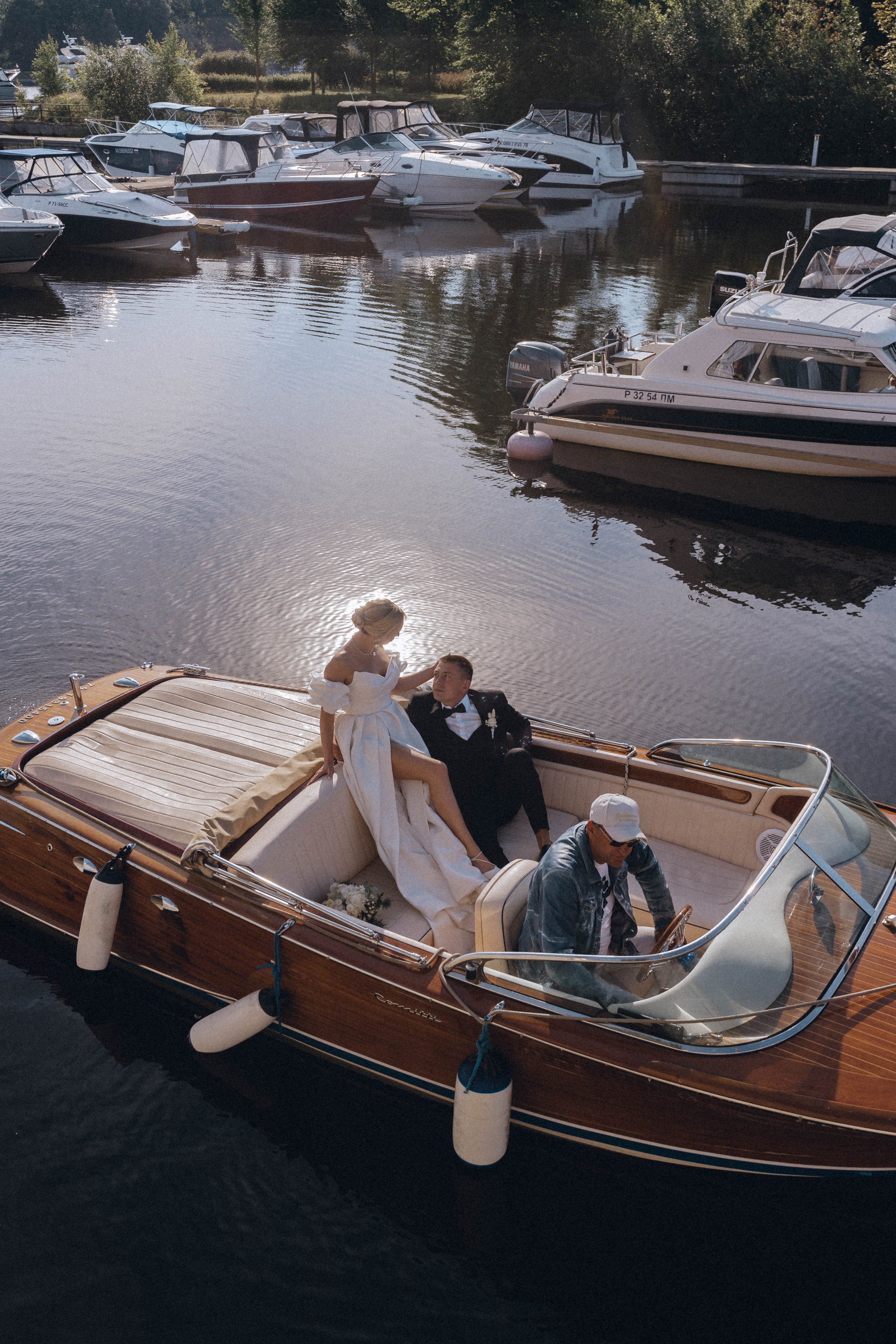 СВАДЕНБНАЯ СЬЕМКА НА КАТЕРЕ ПО КАНАЛАМ САНКТ-ПЕТЕРБУРГА И В АКВАТОРИИ НЕВЫ. Профессиональный фотограф, Санкт-Петербург — Виктория Богомолова