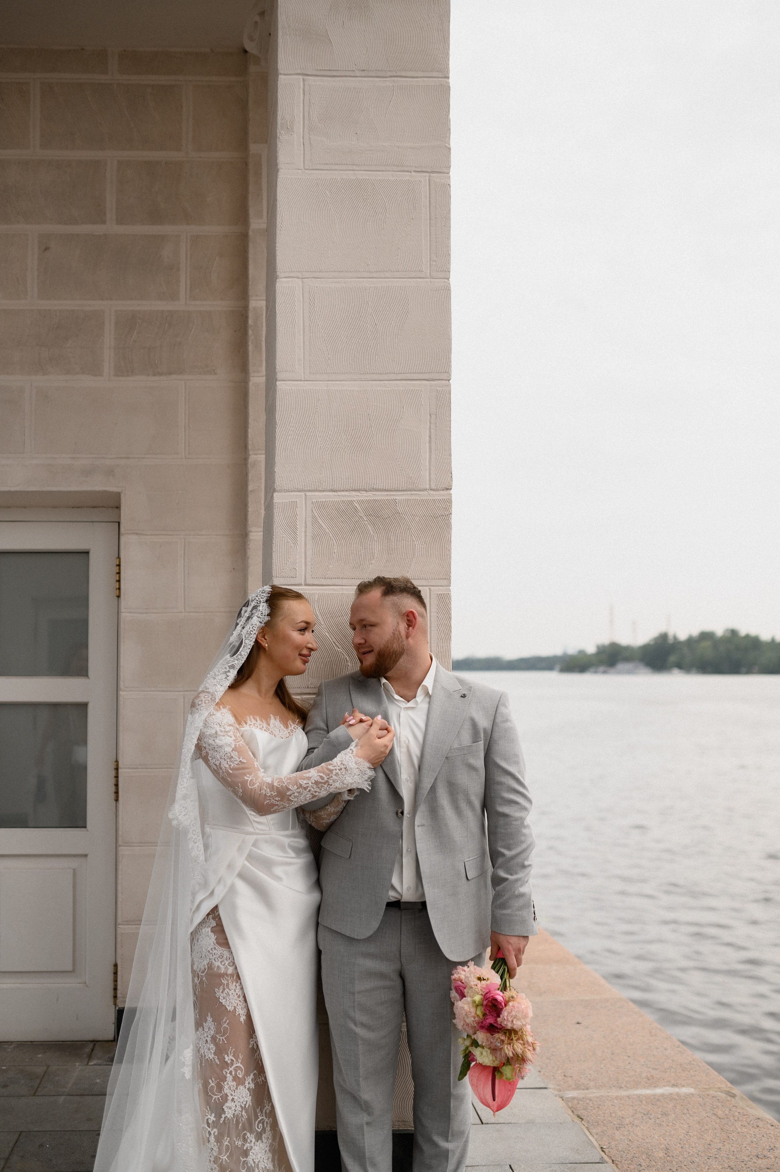 Денис и Даша. Северный речной вокзал. Семейный и свадебный lifestyle-фотограф в Москве Мария Петрова