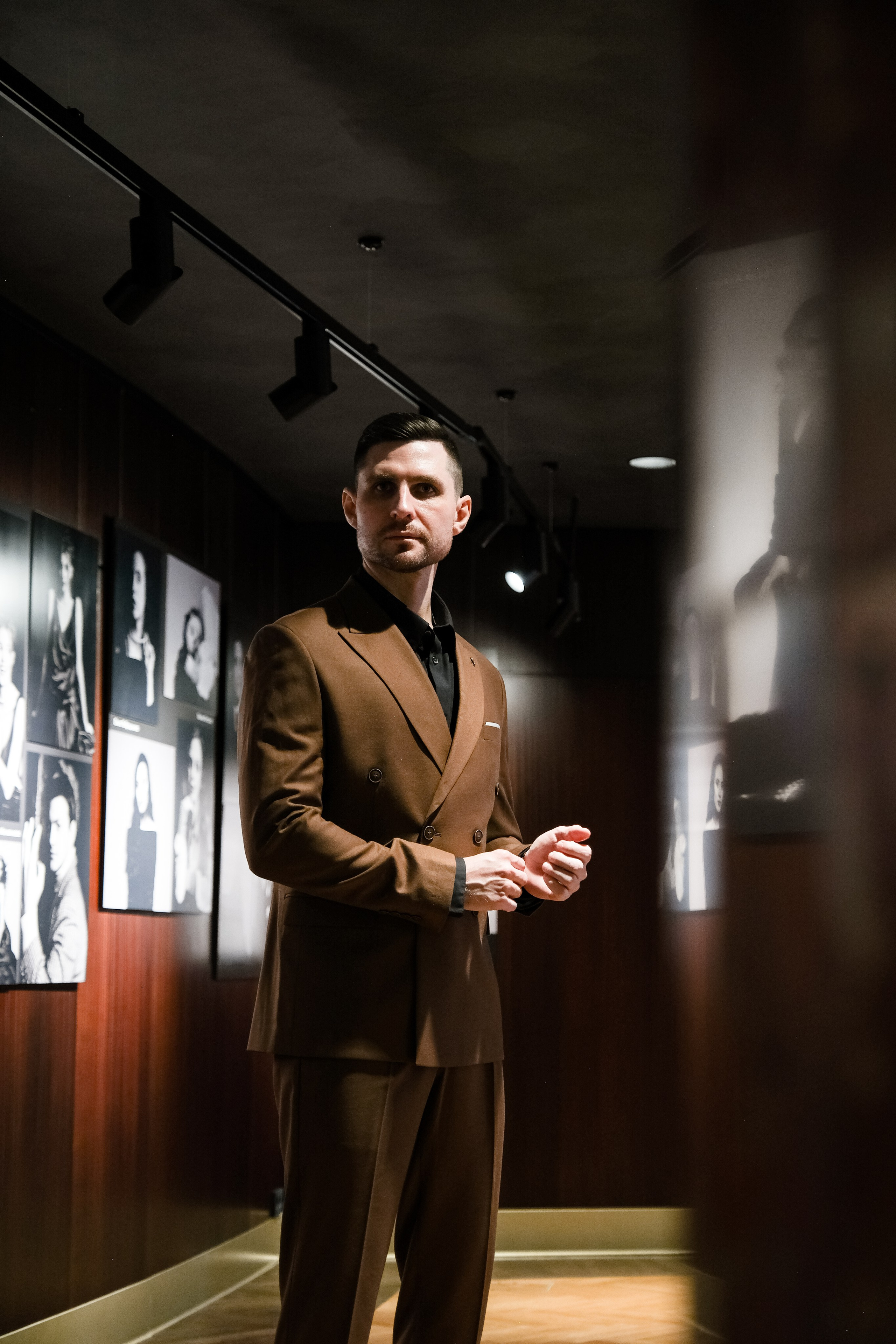 Свадебная фотосессия в театре драмы имени Наума Орлова. Свадебный фотограф в Челябинске Сырчикова Наталья