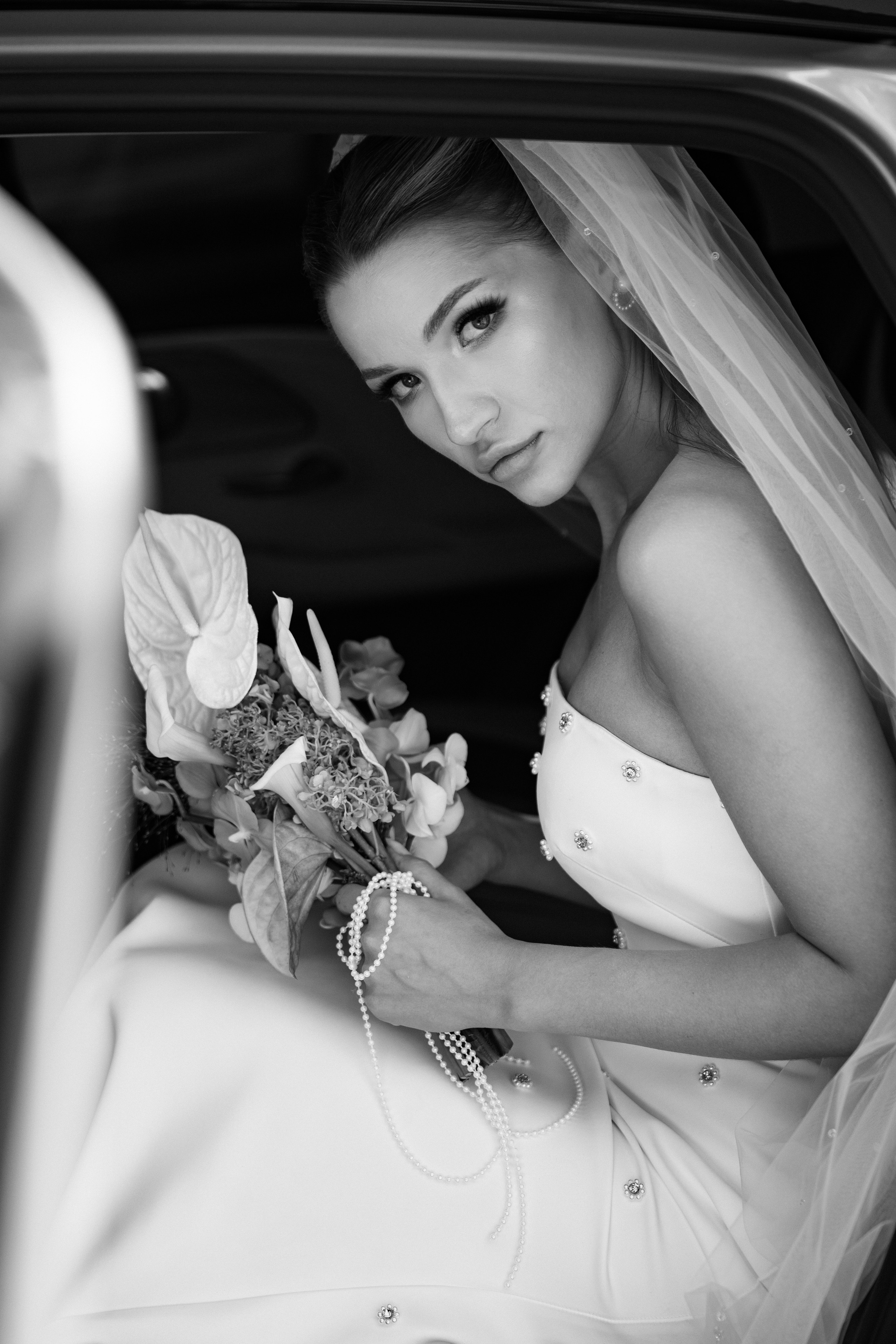 Виктория & Роман. Камерная городская свадьба в видовом ресторане в стиле современная классика. Свадебный фотограф организатор в Санкт-Петербурге Ассоль Опарина