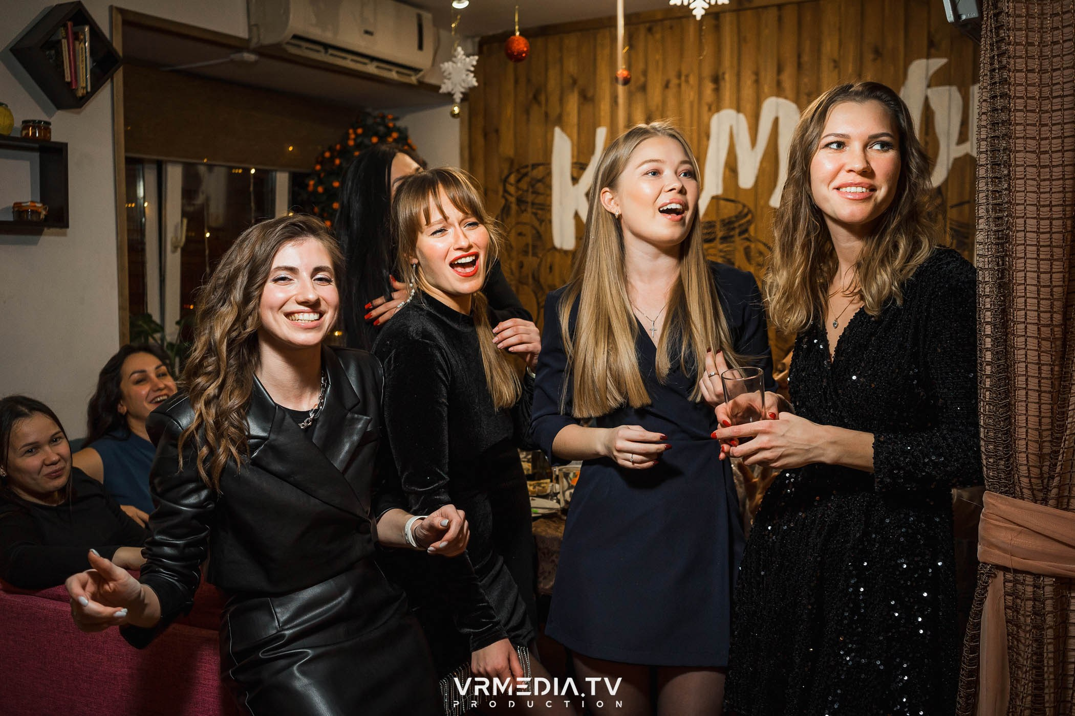 Новогодний вечер в кафе «кАмпот»