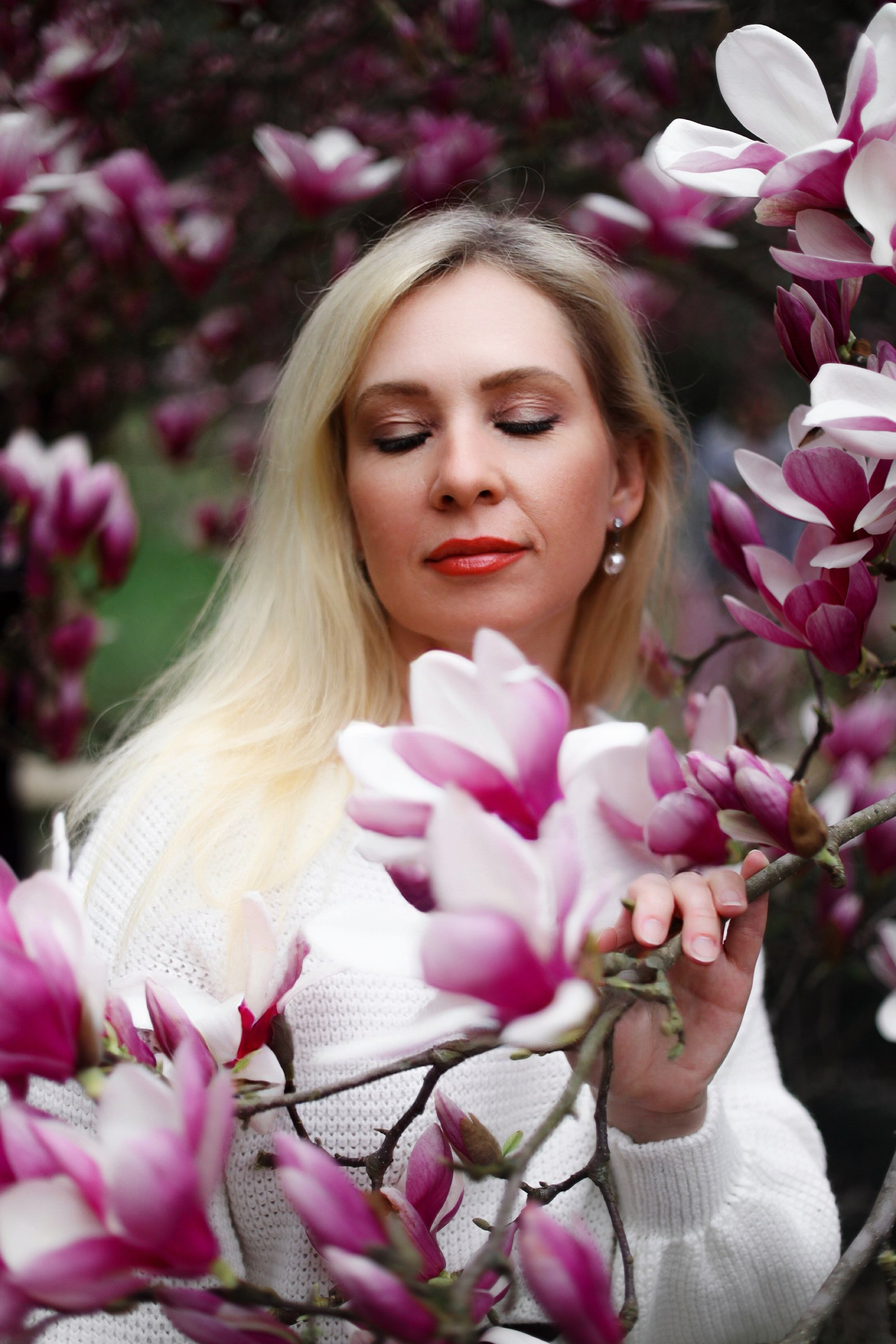 Женский портрет на природе в Сочи. Профессиональный фотограф в Сочи Виктория Джой. Обучение