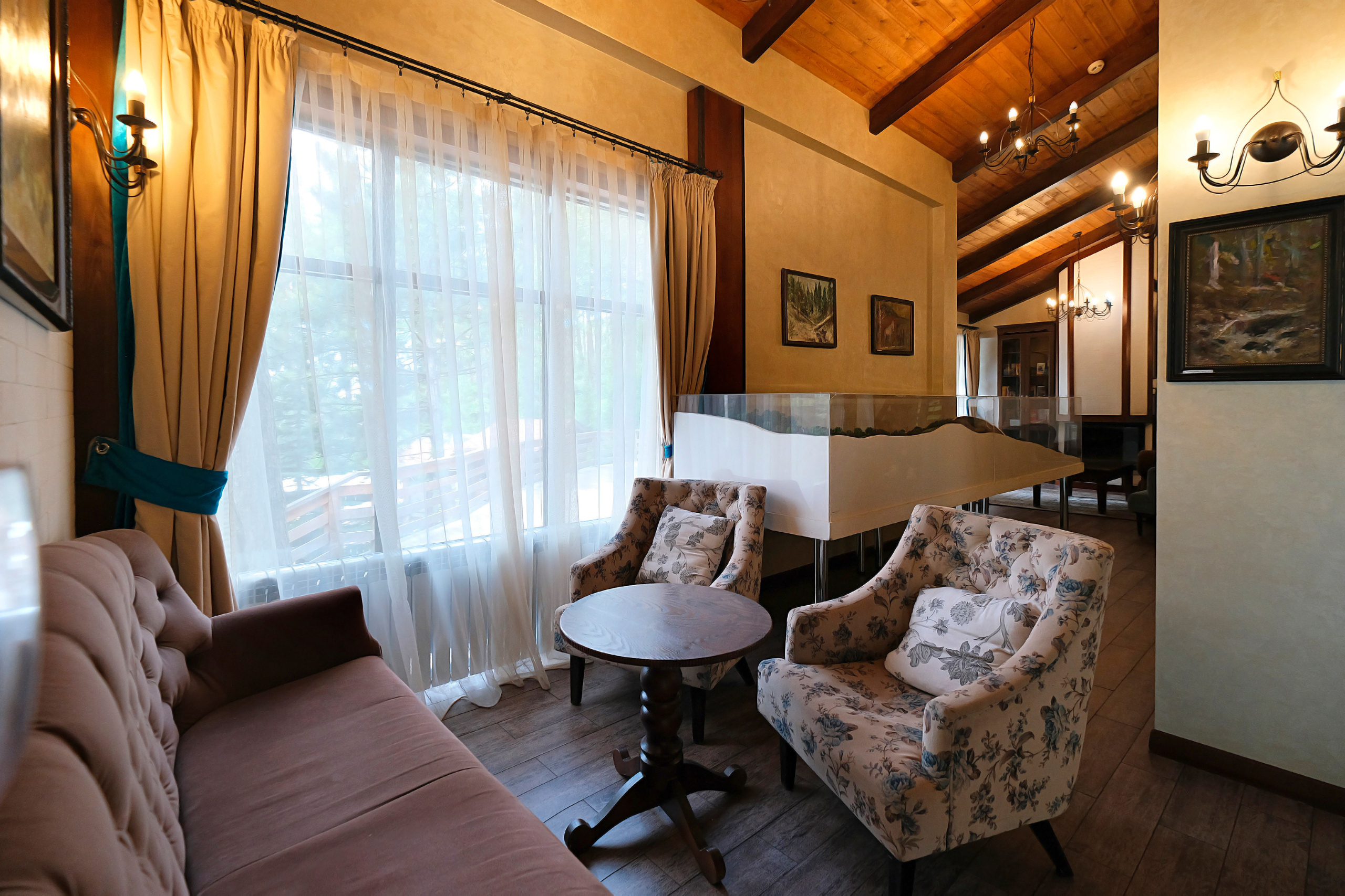 Интерьеры и Экстерьеры. Портреты и репортажные съемки с душой: ваш уникальный момент в объективе Руфата, профессионального фотографа Алматы