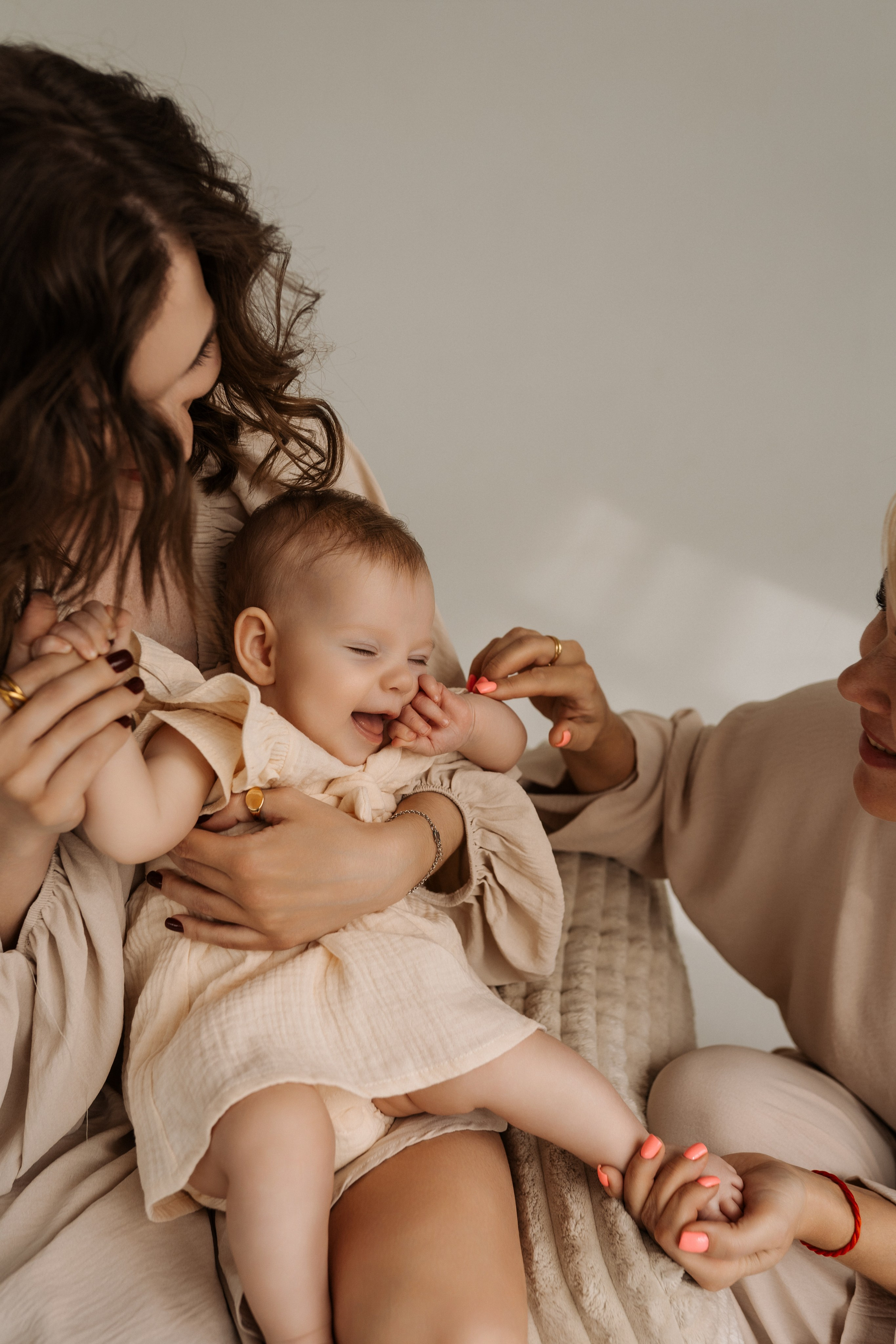 Семейная фотосессия в студии в Москве, семейный фотограф Анна Полушина. Свадебный фотограф в Москве Анна Полушина